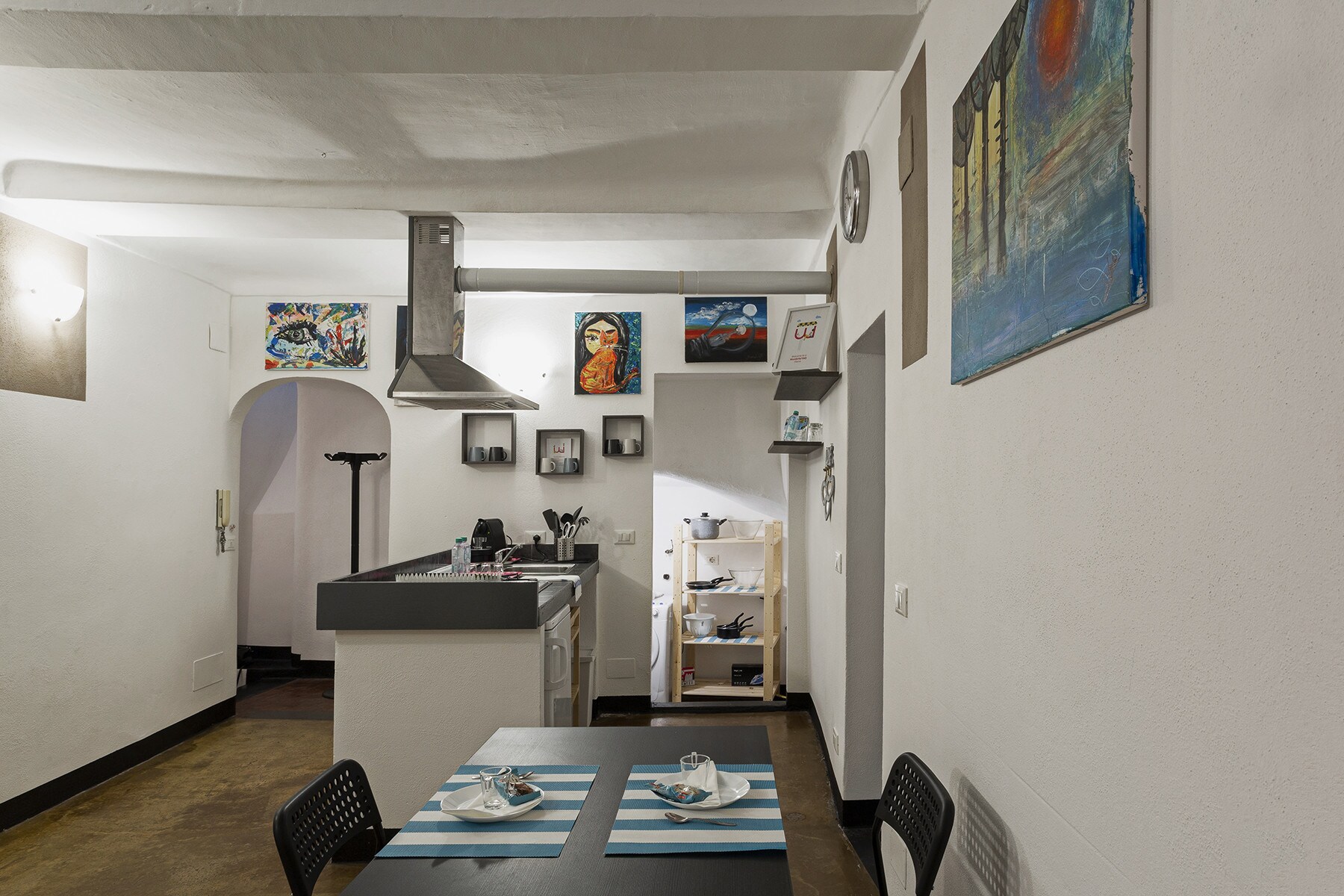 Property Image 1 - Adorable 2 Bedroom Apartment in Heart of Genoa