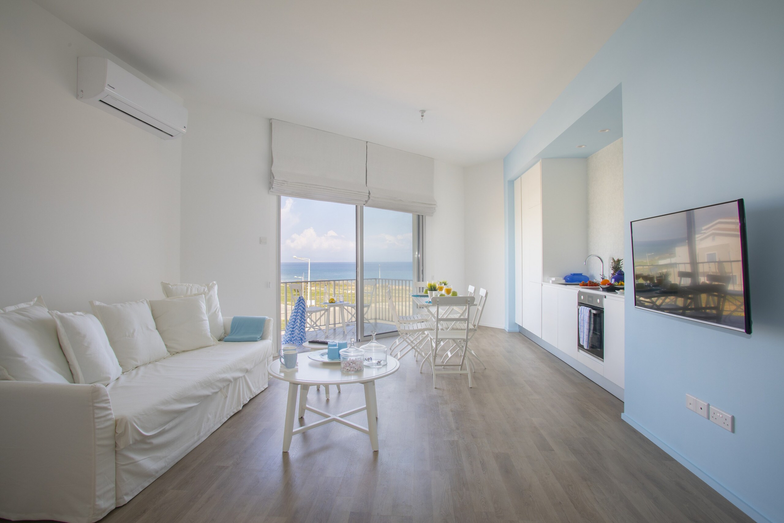 Property Image 1 - Bright Airy Flat with Balcony next to Mouzoura Beach