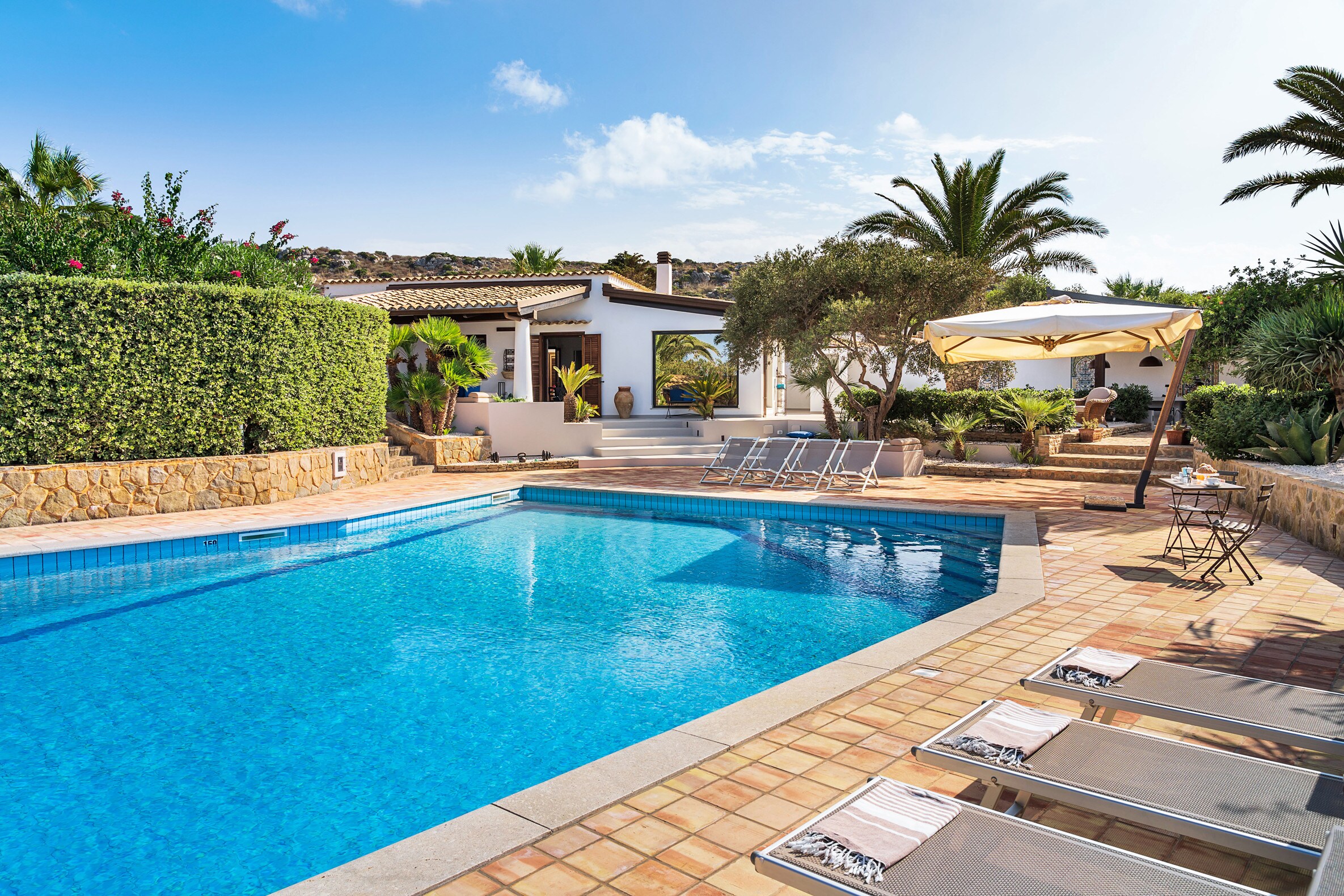 Property Image 2 - Fantastic villa with pool and sea view 