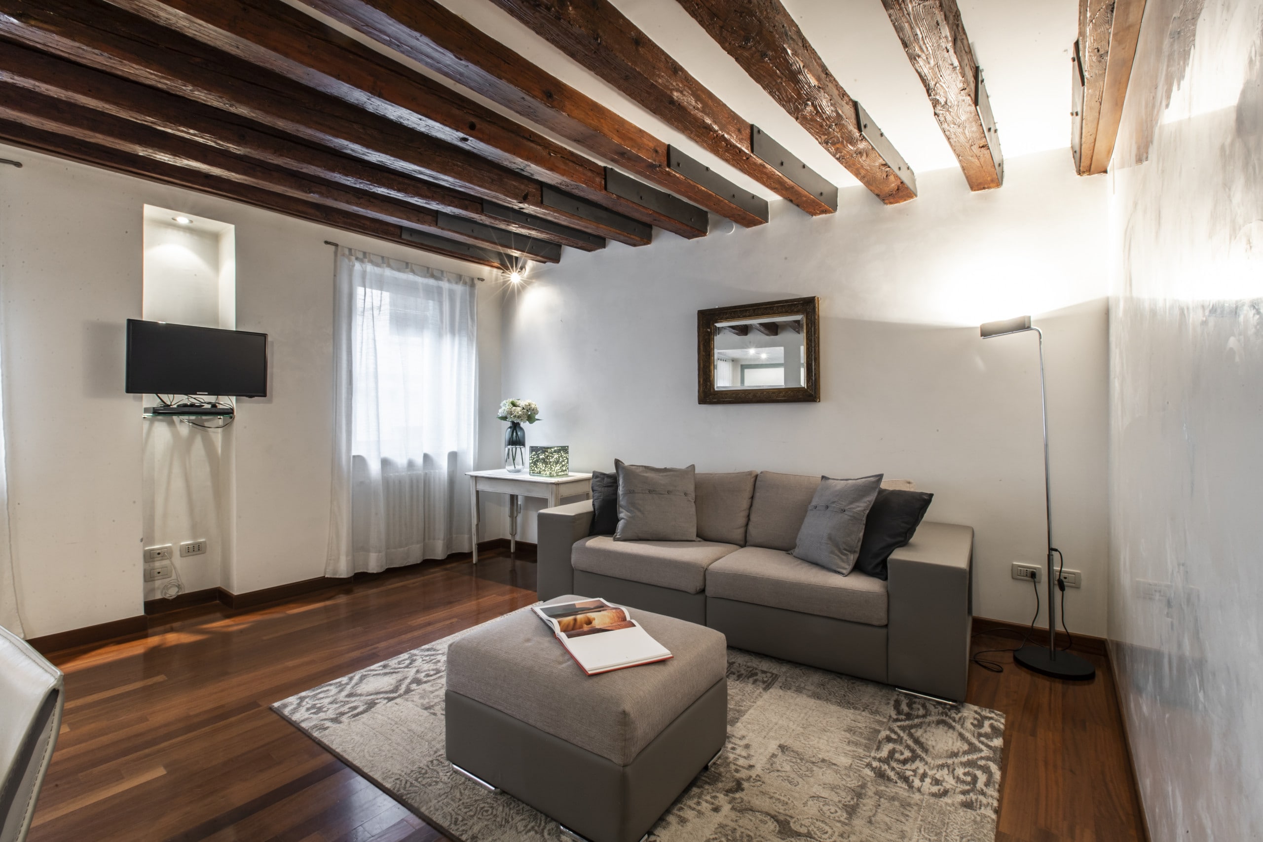 Property Image 1 - Lovley 2-bedroom apartment located near Piazza San Marco
