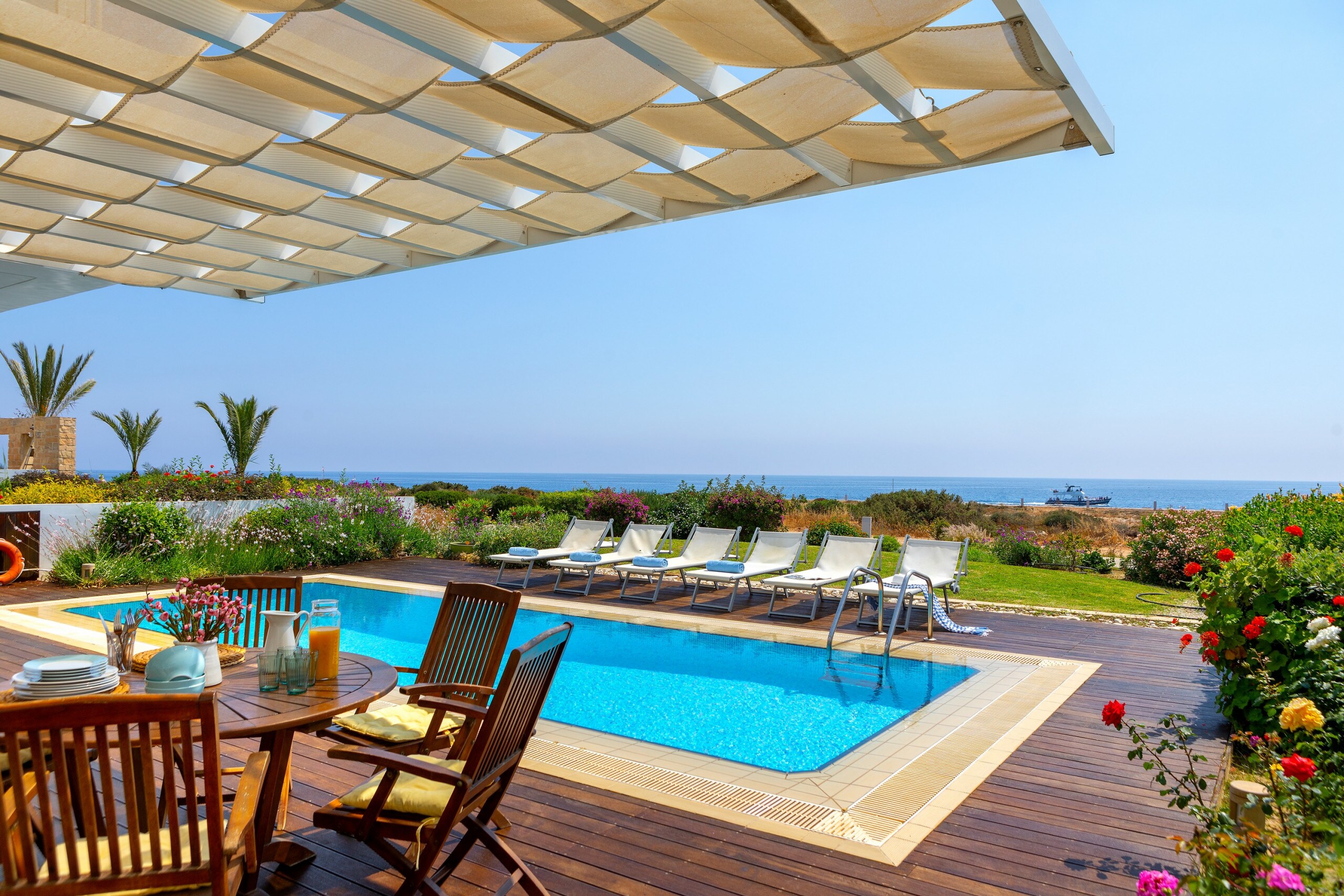 Property Image 1 - Bright Spacious Villa with Private Pool and Sea Views