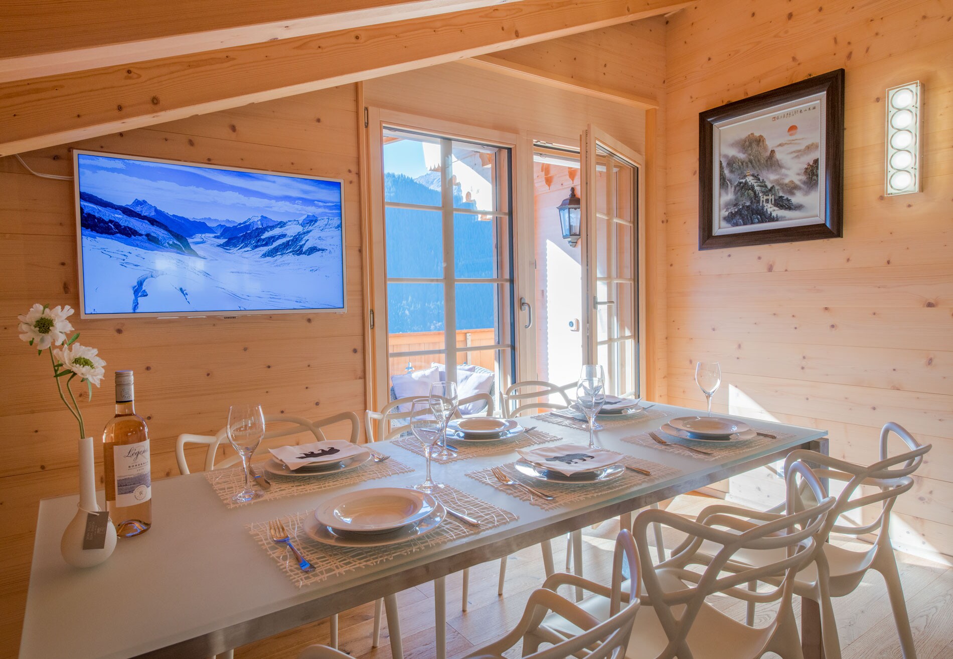 Dining room of the ski Chalet Aberot in Wengen.