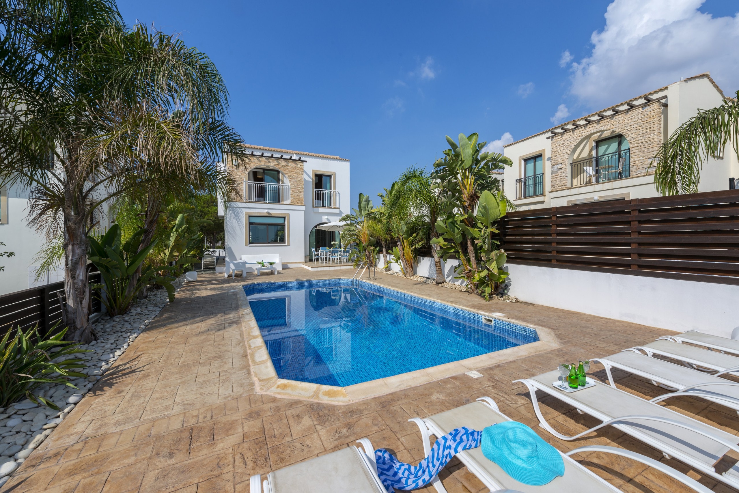 Property Image 1 - Pristine Sunny Villa ideal for Family with Private Pool