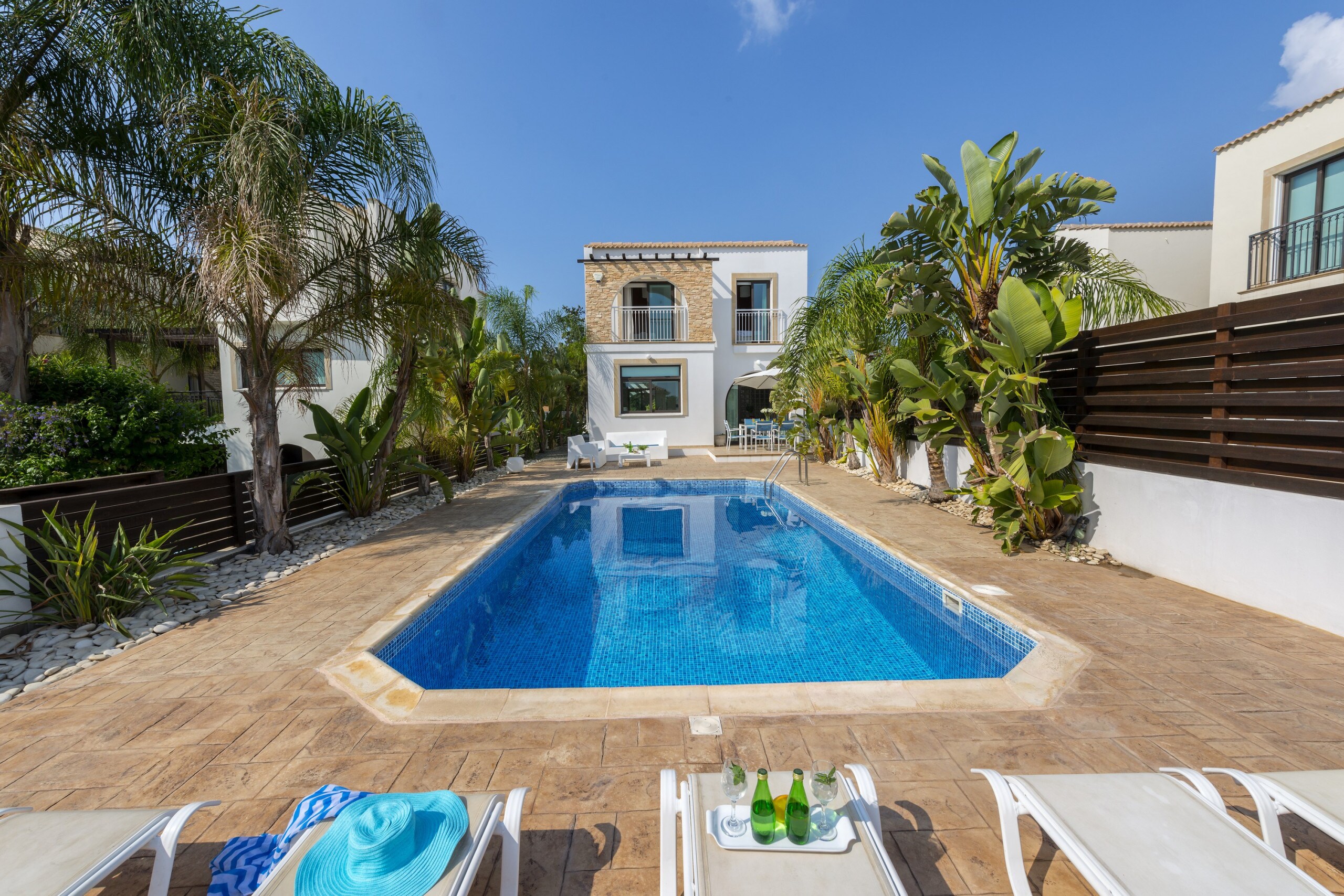 Property Image 2 - Pristine Sunny Villa ideal for Family with Private Pool