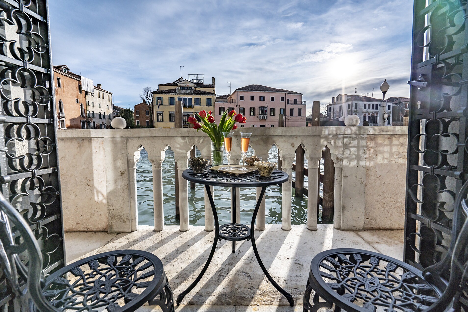 Property Image 2 - Prestigious Grand Canal Apt with  private Terrace on the water in Cannaregio