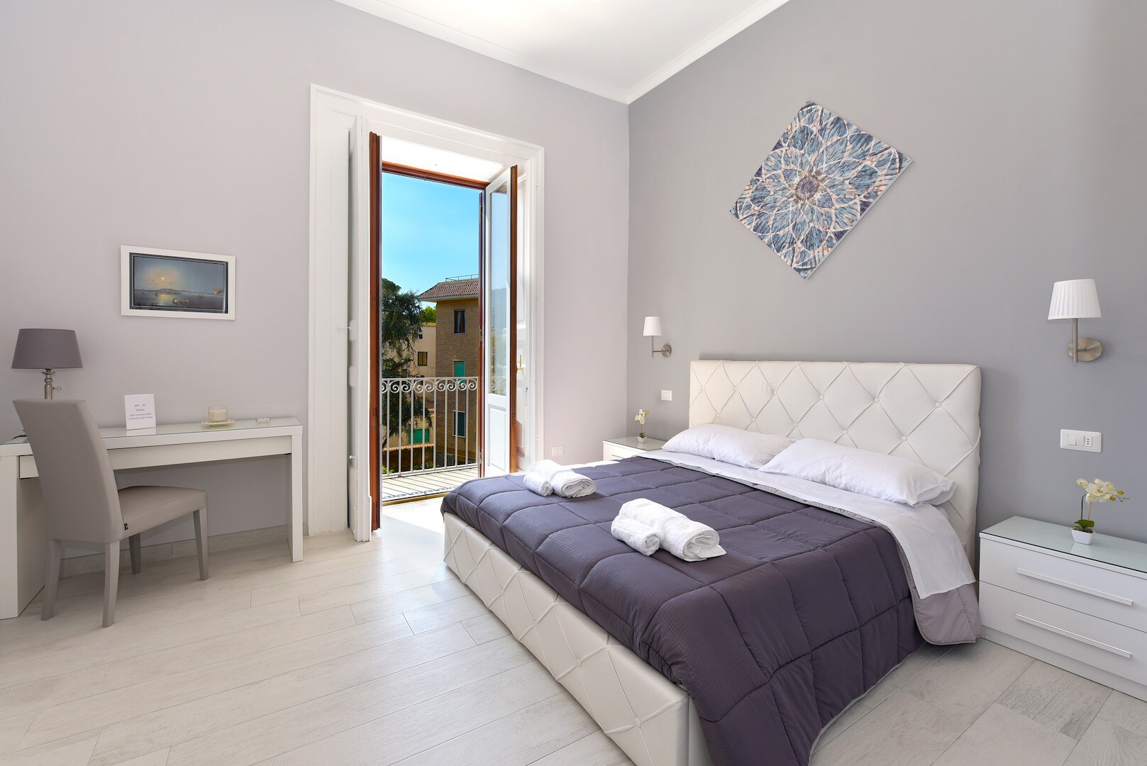Property Image 1 - Charming  Central Apartment close to the Beach