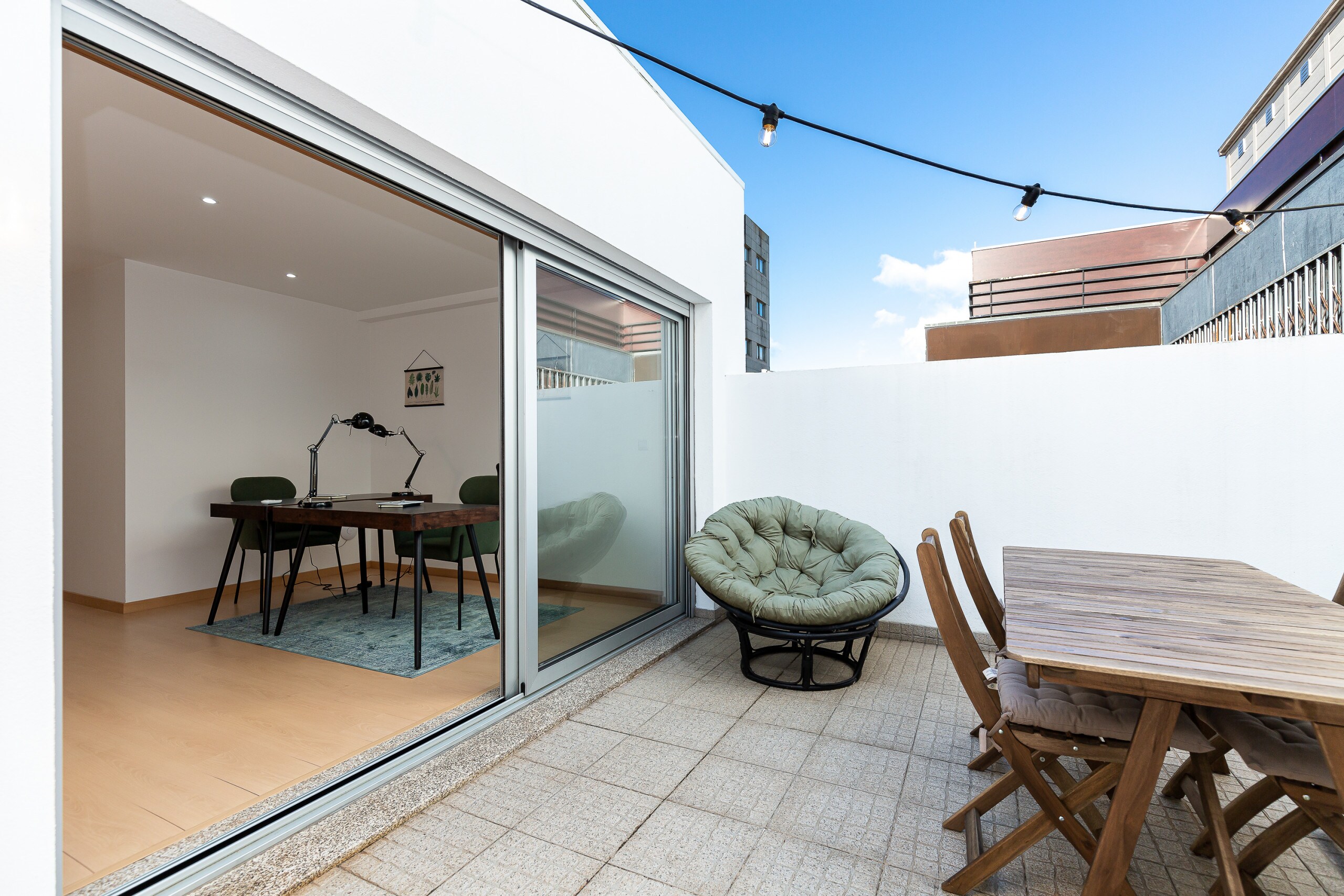Property Image 1 - Modern Apartment with Terrace and a working area near the Dragão area