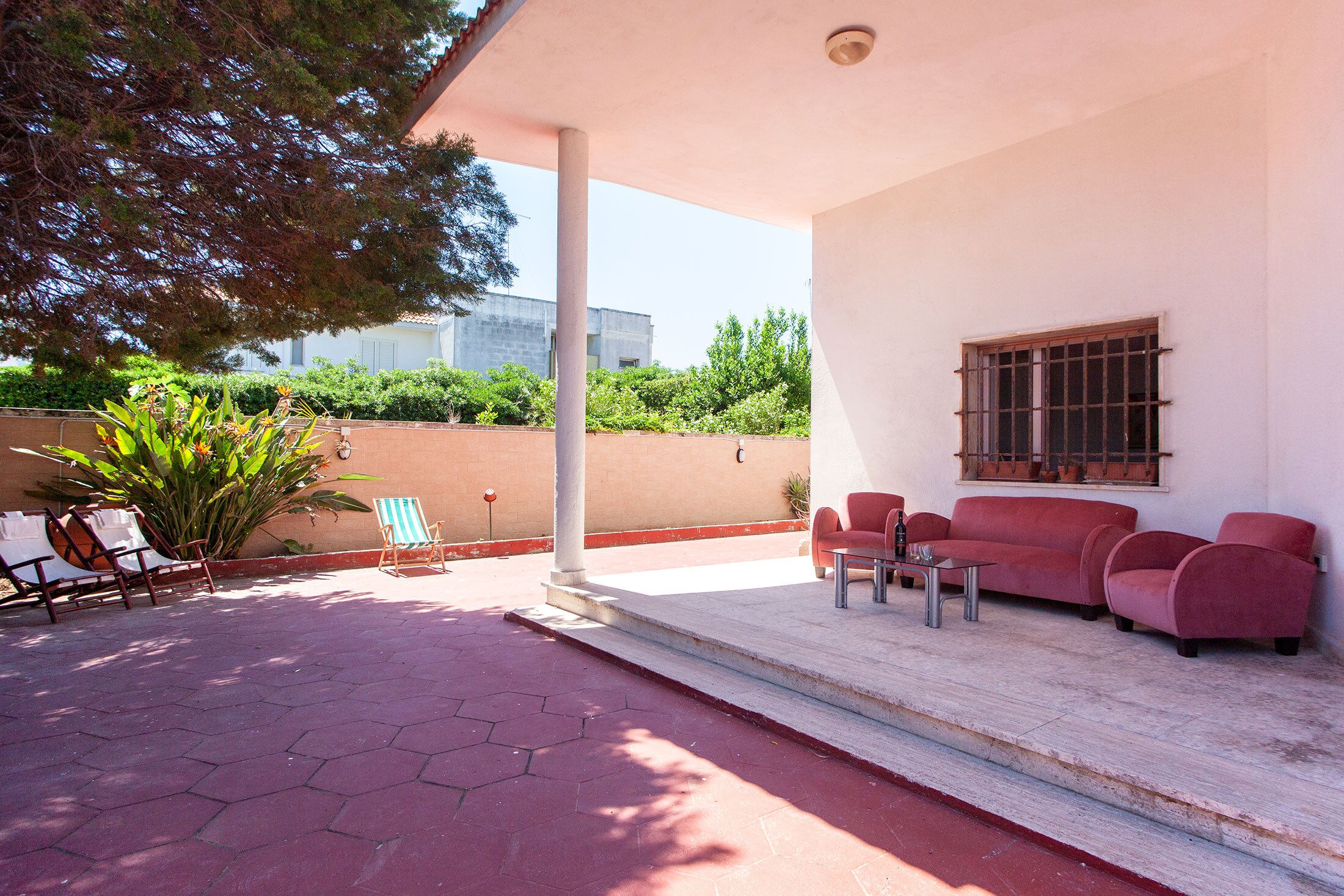 Property Image 2 - Large house with courtyard, 3 bedrooms, near San Foca beach m123