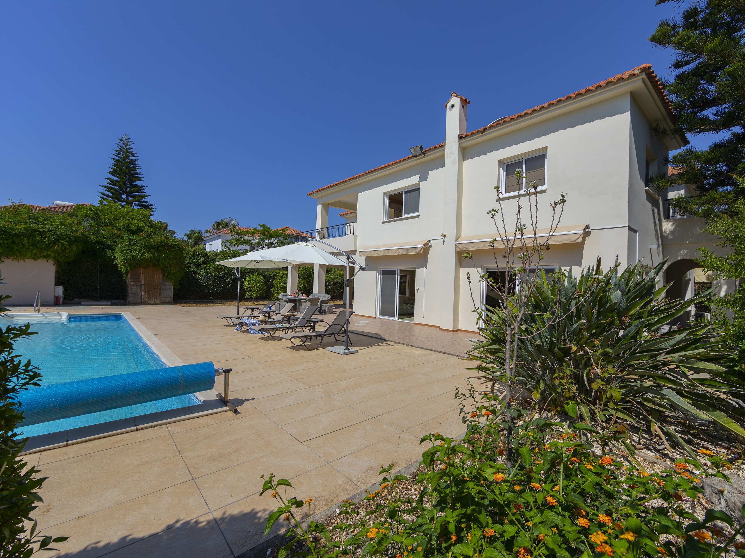 Property Image 2 - Elegant Airy 5 Bedroom Villa with a Huge Terrace Space