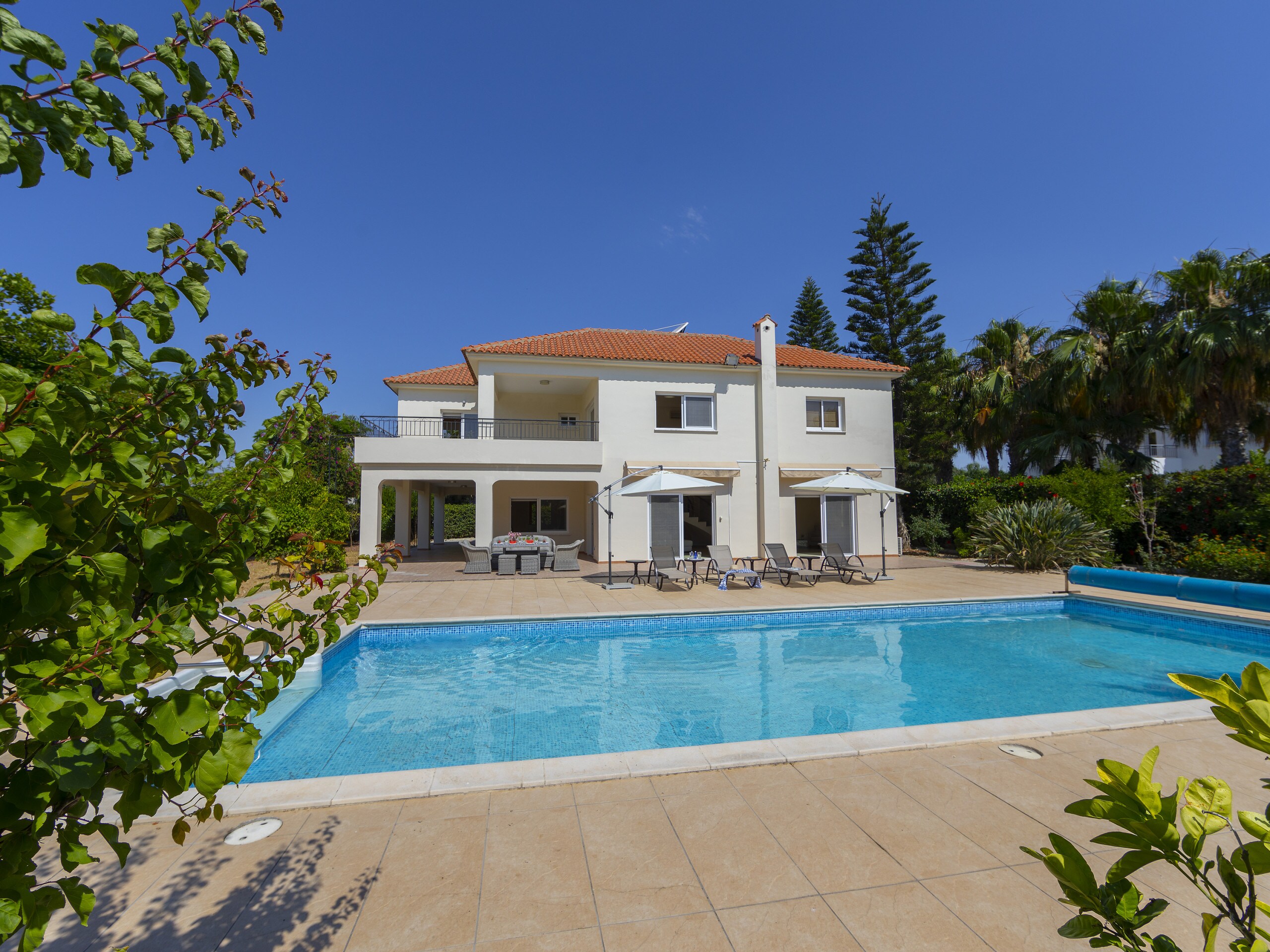 Property Image 1 - Elegant Airy 5 Bedroom Villa with a Huge Terrace Space