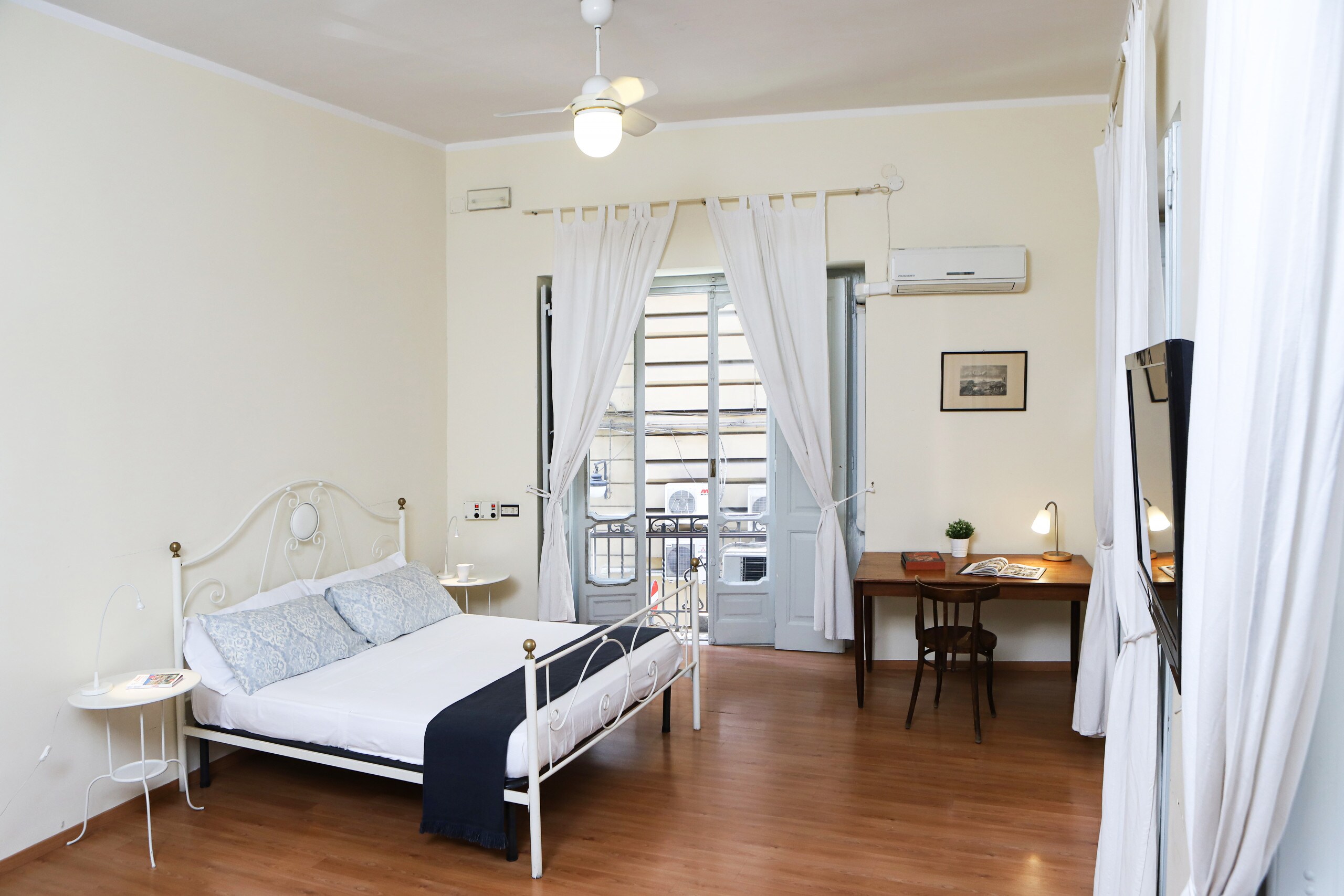 Property Image 1 - Bright Well Equipped Apartment in Naples