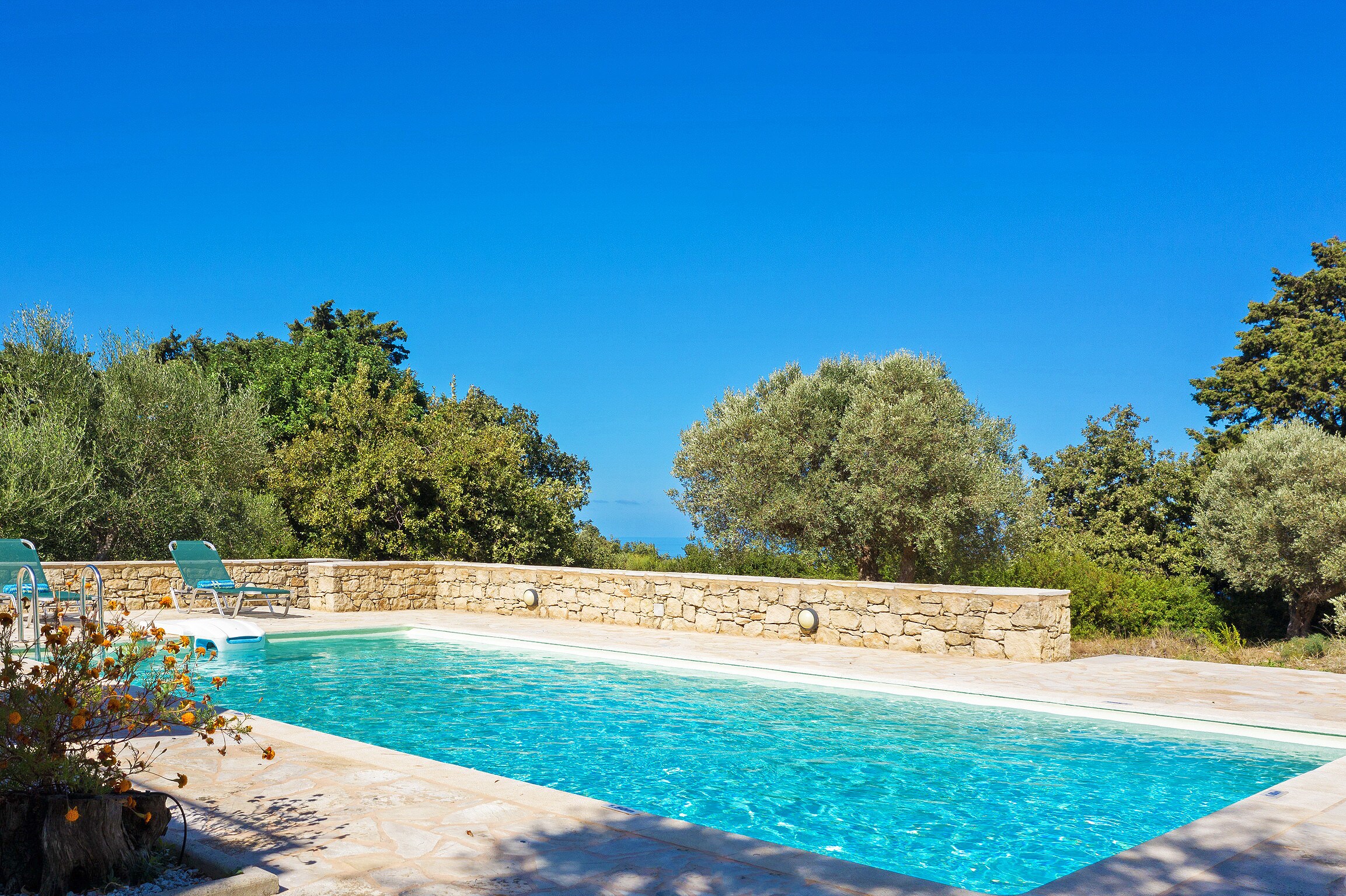 Swimming pool of Rural Villa,Private pool,Near Tavern,ideal for couples