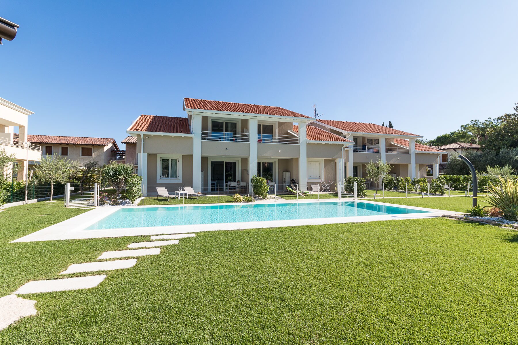 Property Image 2 - cosy apartment with pool in Manerba del Garda