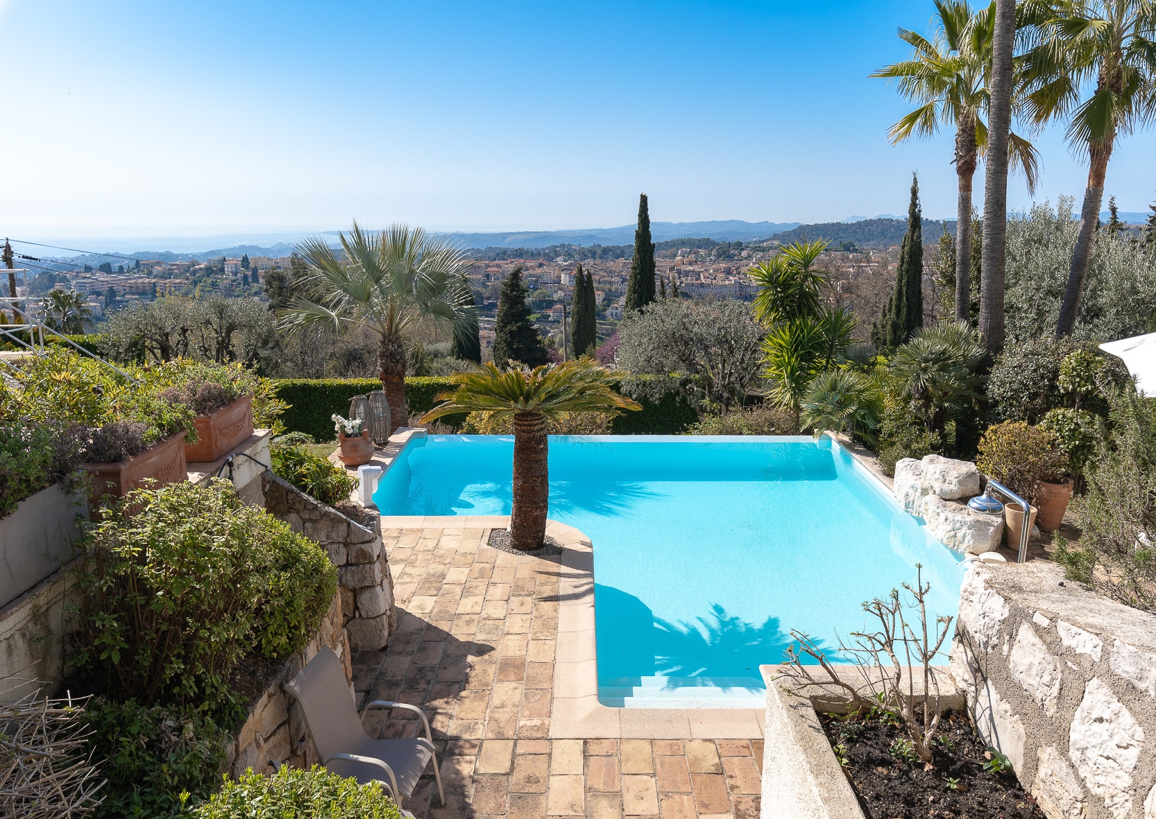 Property Image 2 - Beautiful property located just outside the village of Vence with spectacular views