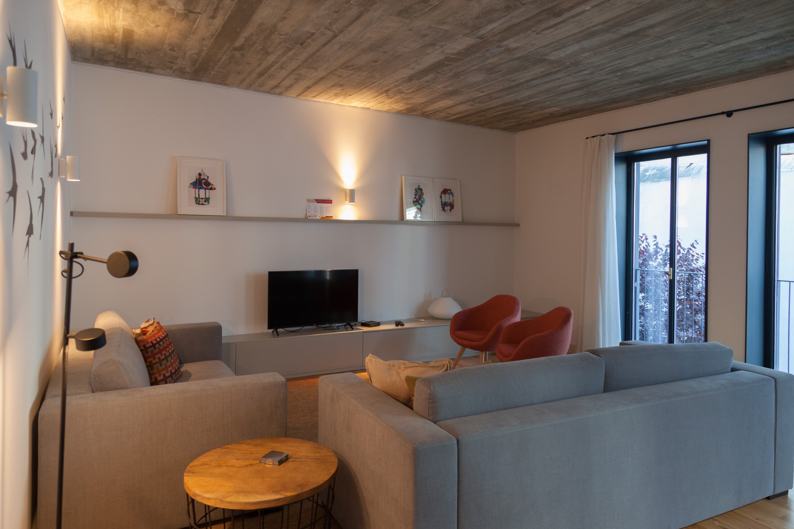 Property Image 2 - Big Cozy 2 Bedroom Apartment in Lisbon with Lift