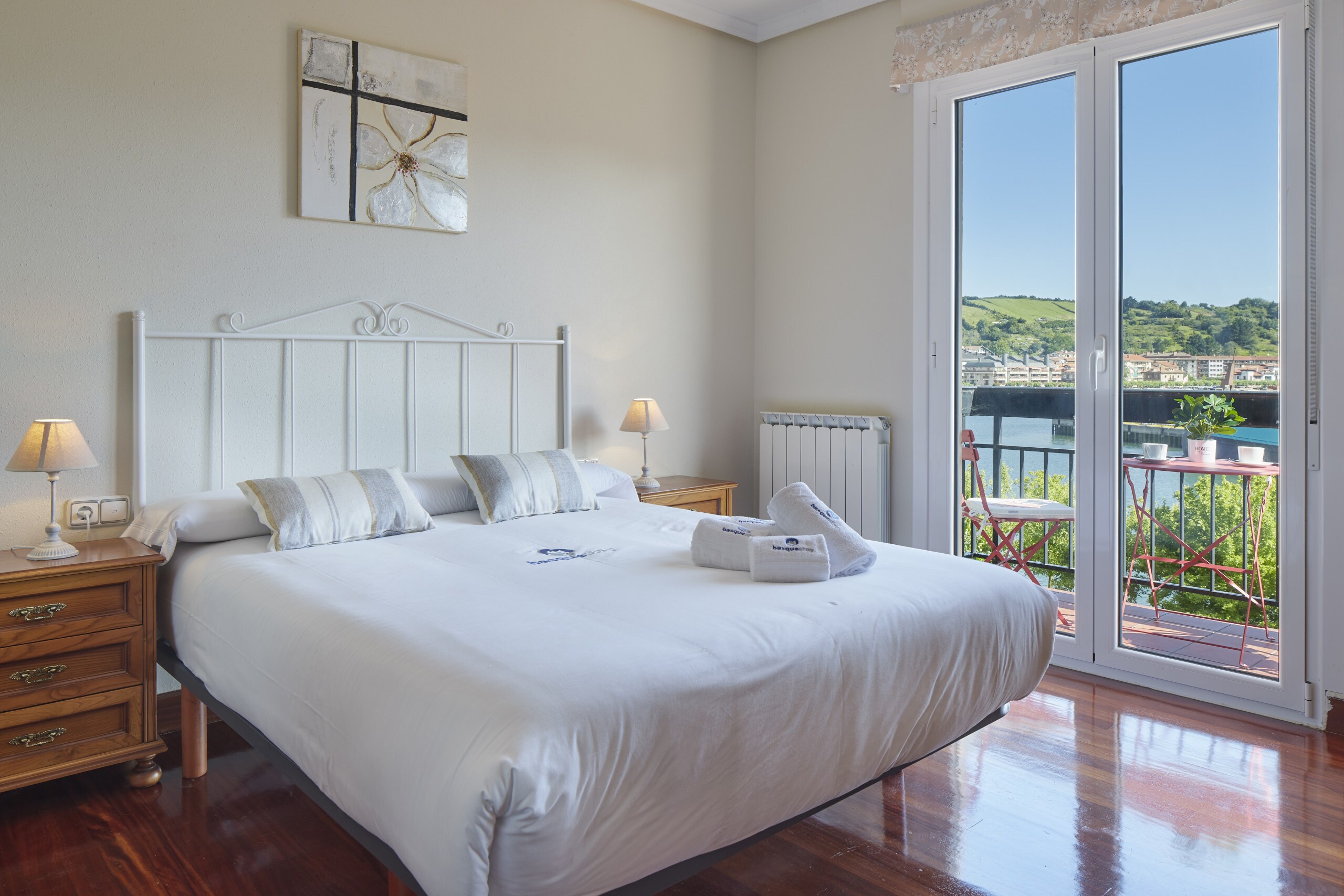 Property Image 1 - Splendid 3 Bedroom Apartment with Zumaia Bay View
