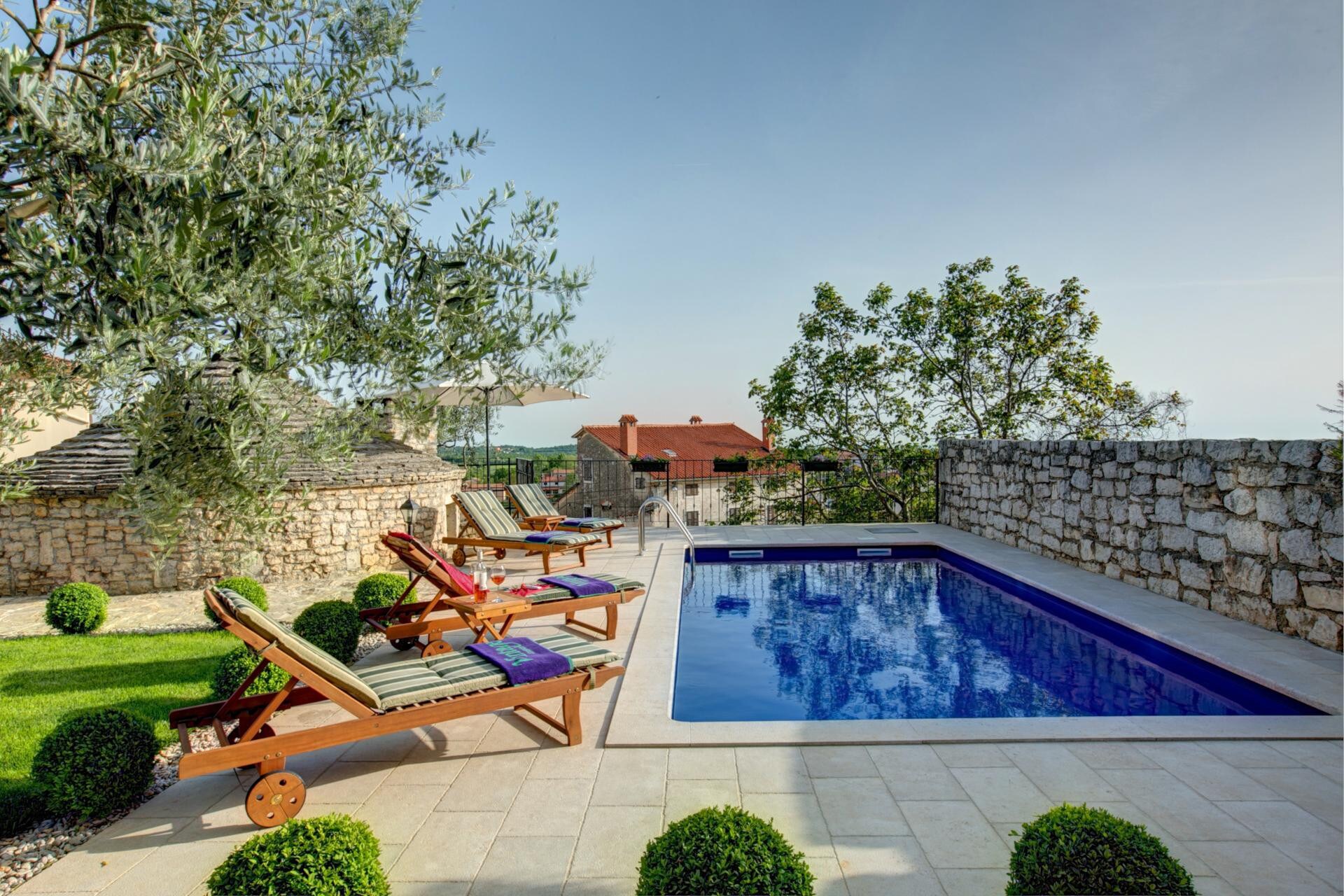 Property Image 1 - Hilltop Stone Villa in Visnjan with Own Pool and Garden