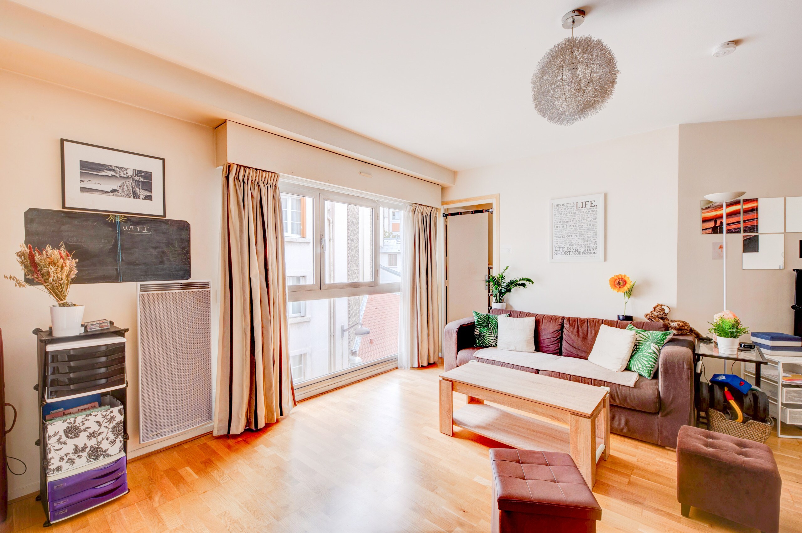 Property Image 1 - Beautiful bright apartment of the 16th near metro