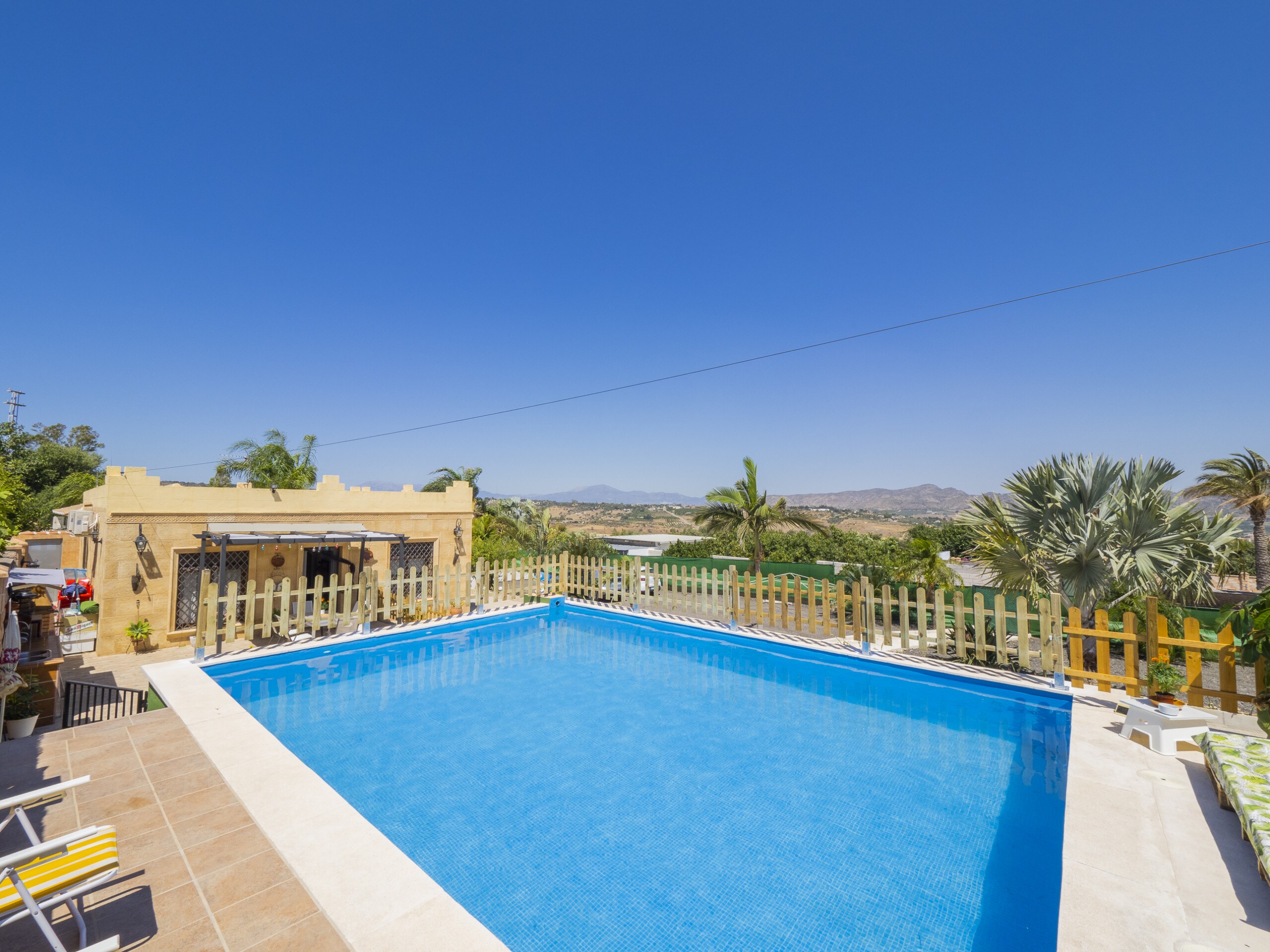 Enjoy the pool of this country house in Alhaurín de la torre