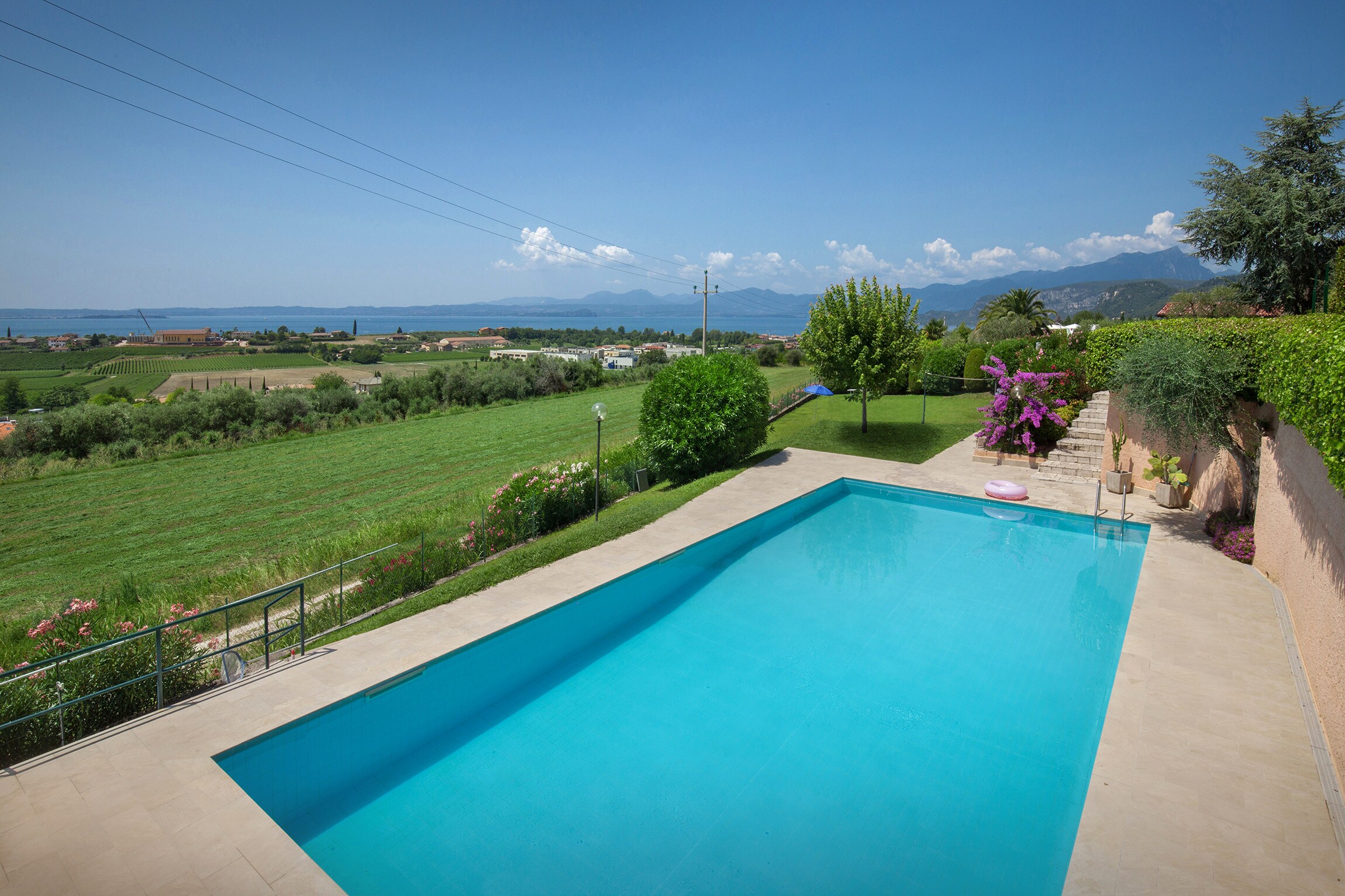 Property Image 2 - 2 Bedroom Apartment in the Hills Overlooking Bardolino