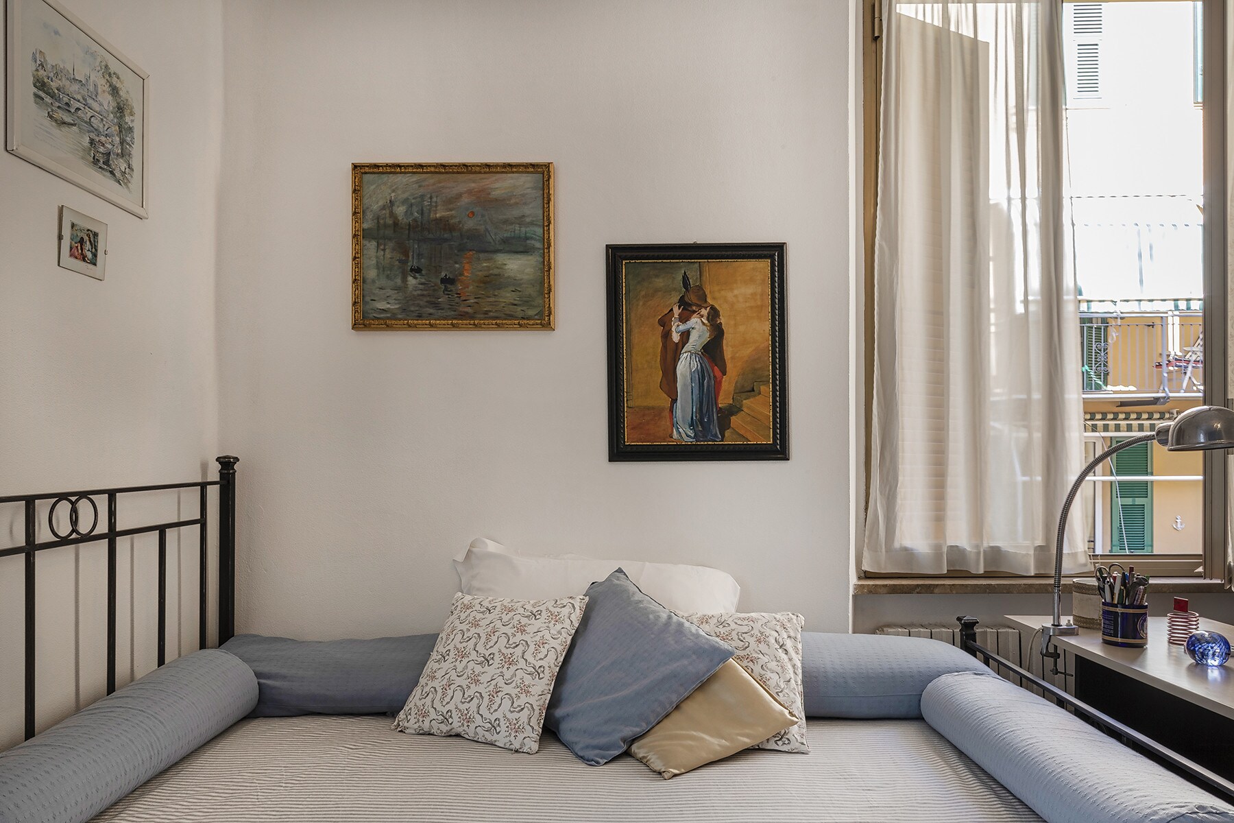 Property Image 2 - Quiet Stunning 2 Bedroom Apartment in Genoa
