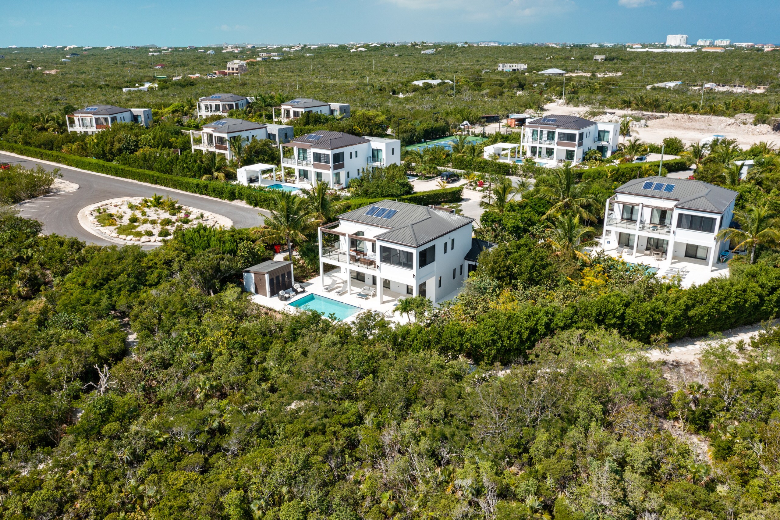 Luxury Caribbean Villa close to Long Bay Beach