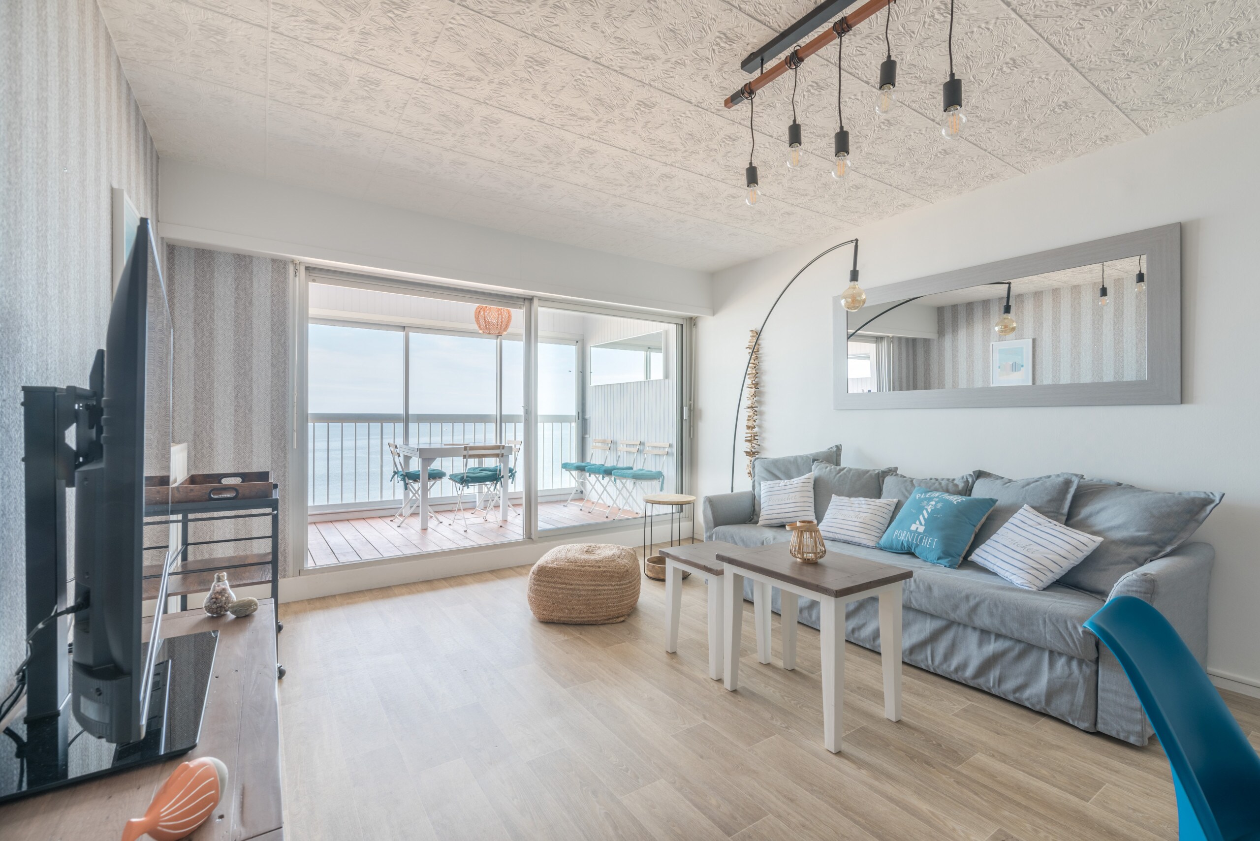 Property Image 2 - Apartment overlooking the beach of Bonne Source