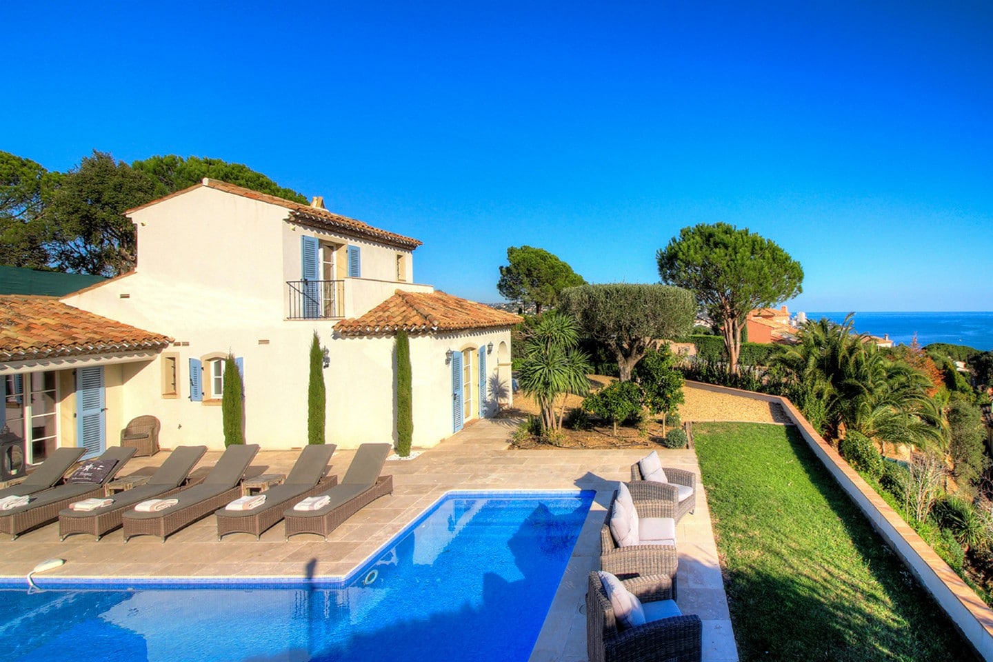 Property Image 1 - Traditional Provencal villa with 5 bedrooms and sea view close to Sainte Maxime beach