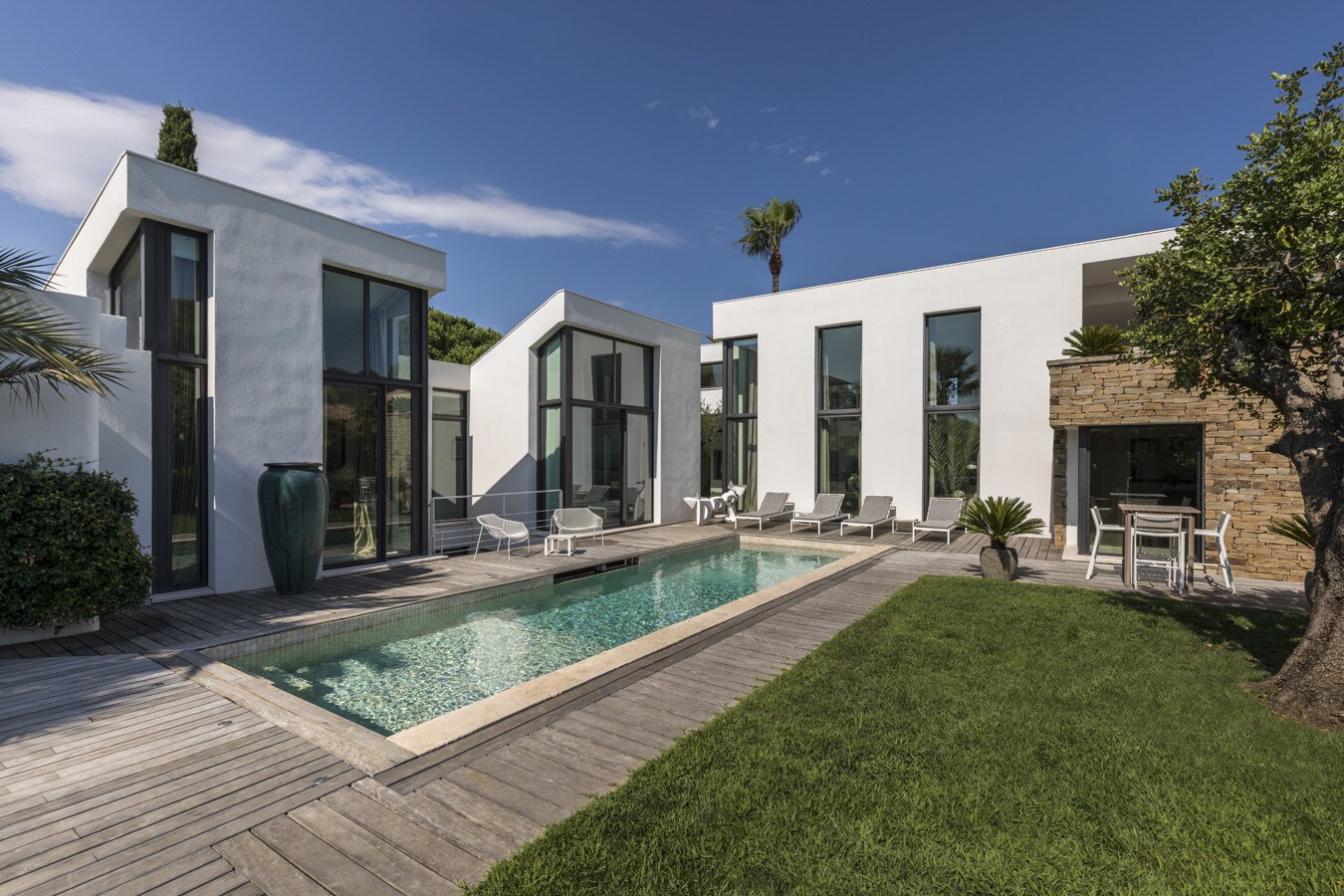 Property Image 2 - Exceptional contemporary 5-bedroom property walkable to Saint Tropez centre
