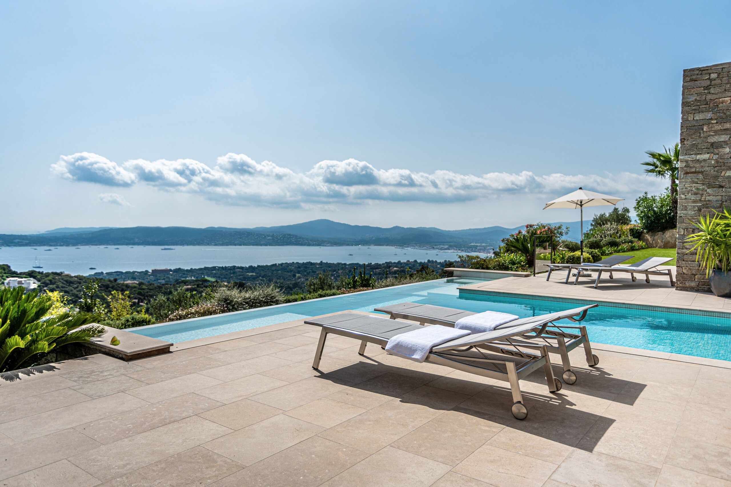 Property Image 1 - Stylish modern 4 bedroom villa in a dominant position with infinity pool and sea view