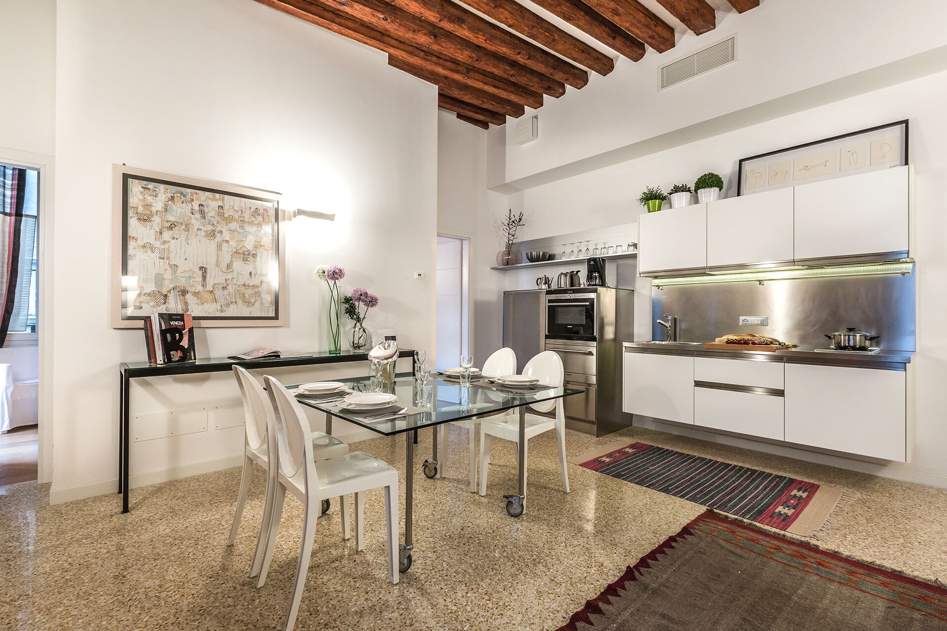 Property Image 2 - Charming Apartment Nestled in Venice Historic Center