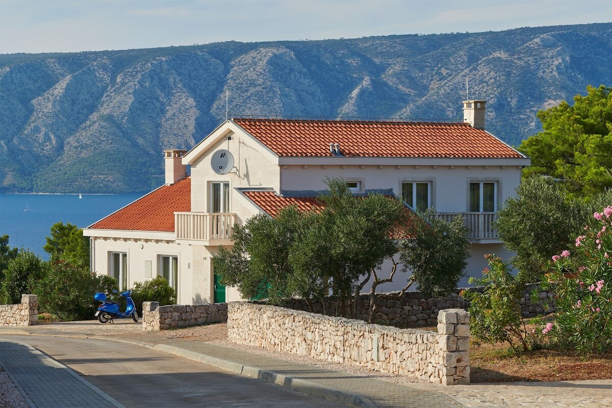 Property Image 2 - Serene Holiday Villa Residence on Hvar Island 