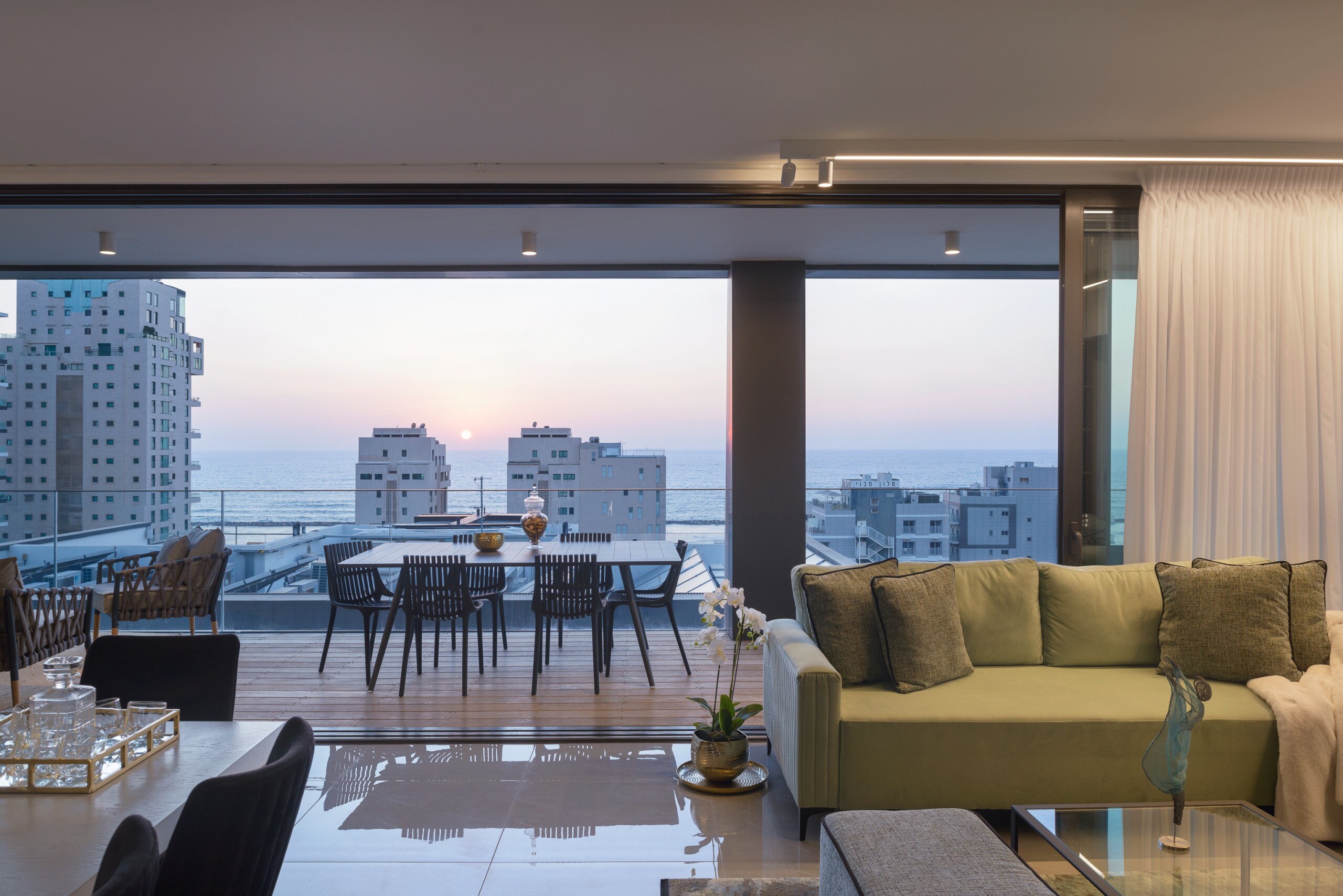 Property Image 1 - Luxury 2BR & Terrace with Sea View by FeelHome