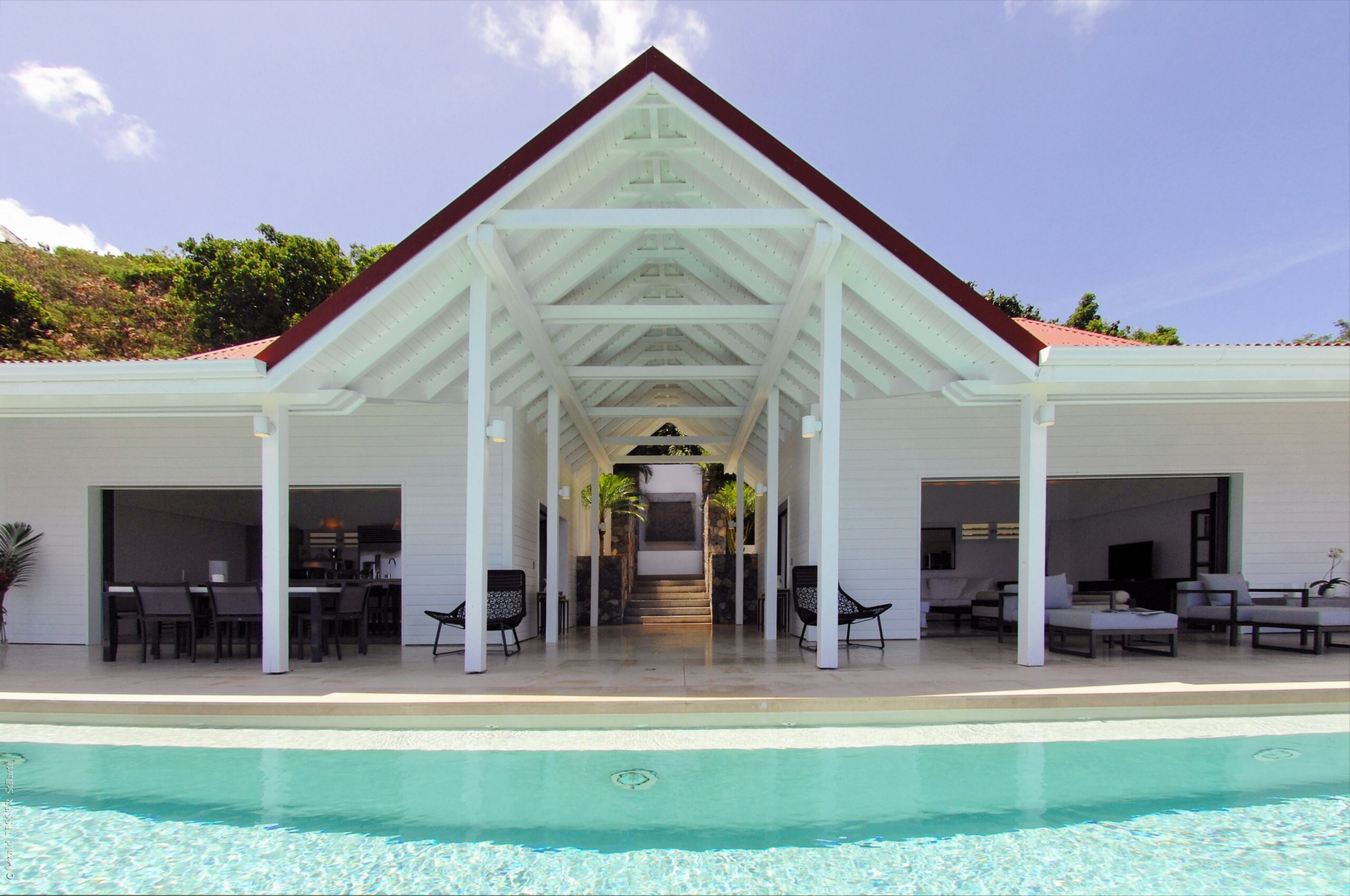 Multi-level property with dramatic views over Gustavia and Corossol. Private parking at the entrance of the property.&nbsp;