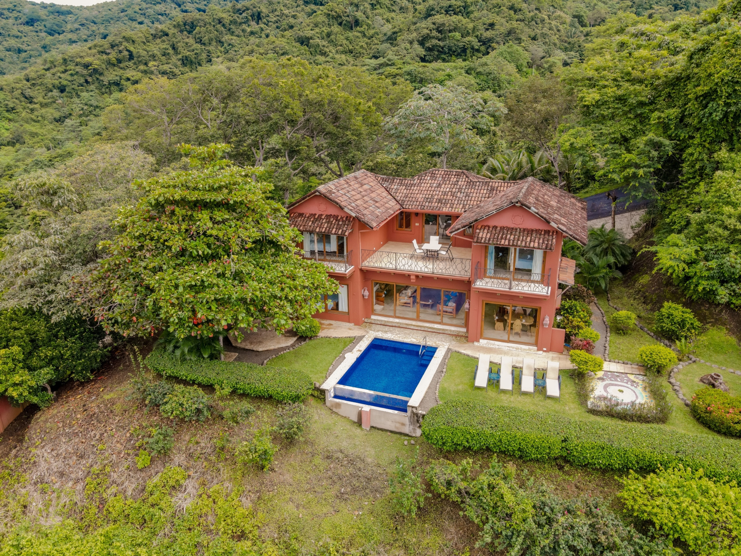 Property Image 2 - Bouganvilla, charming, private, and rustic-style 3 bedroom villa in the middle of nature
