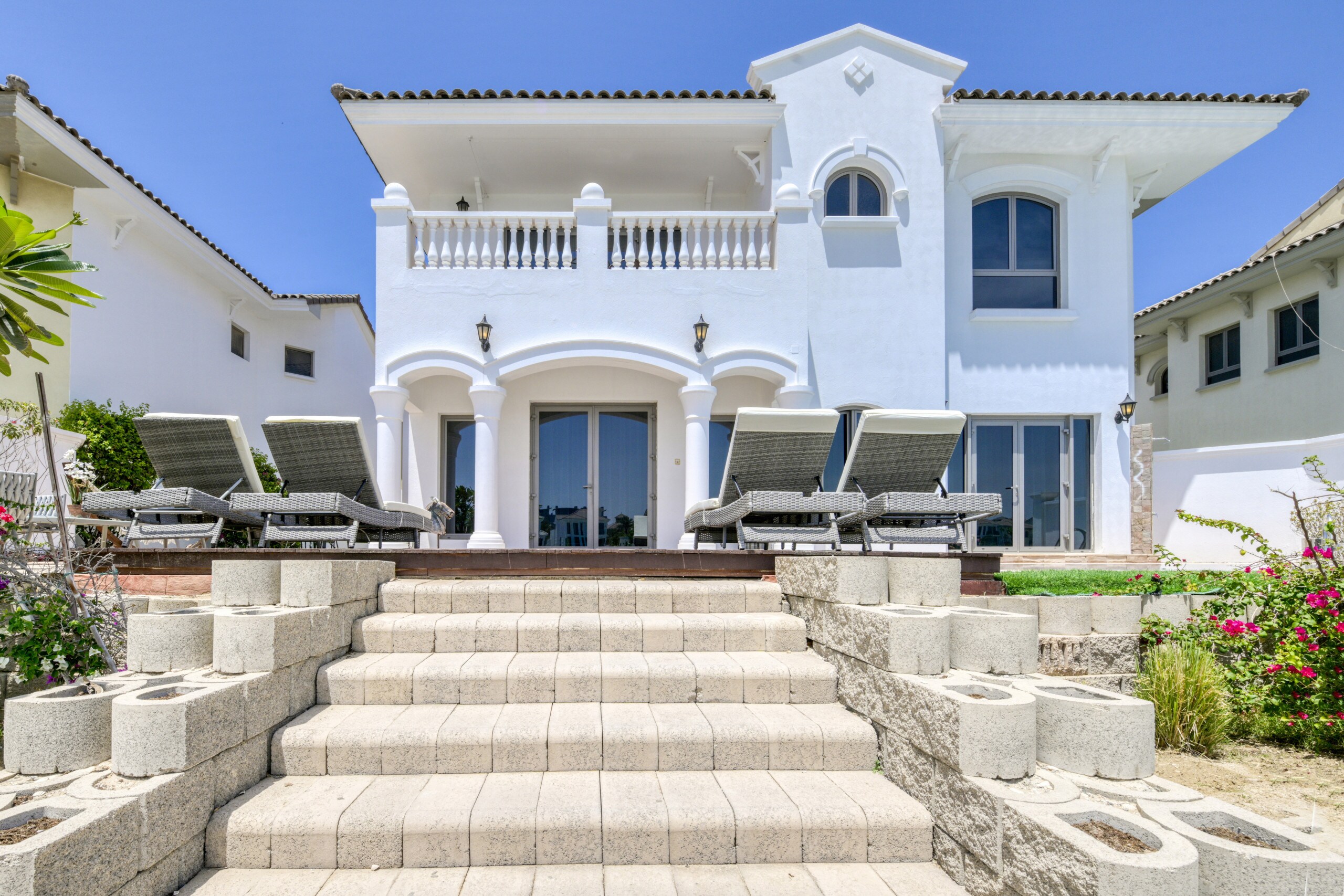 Property Image 1 - Opulent 5BR Villa in Frond D Palm Jumeirah