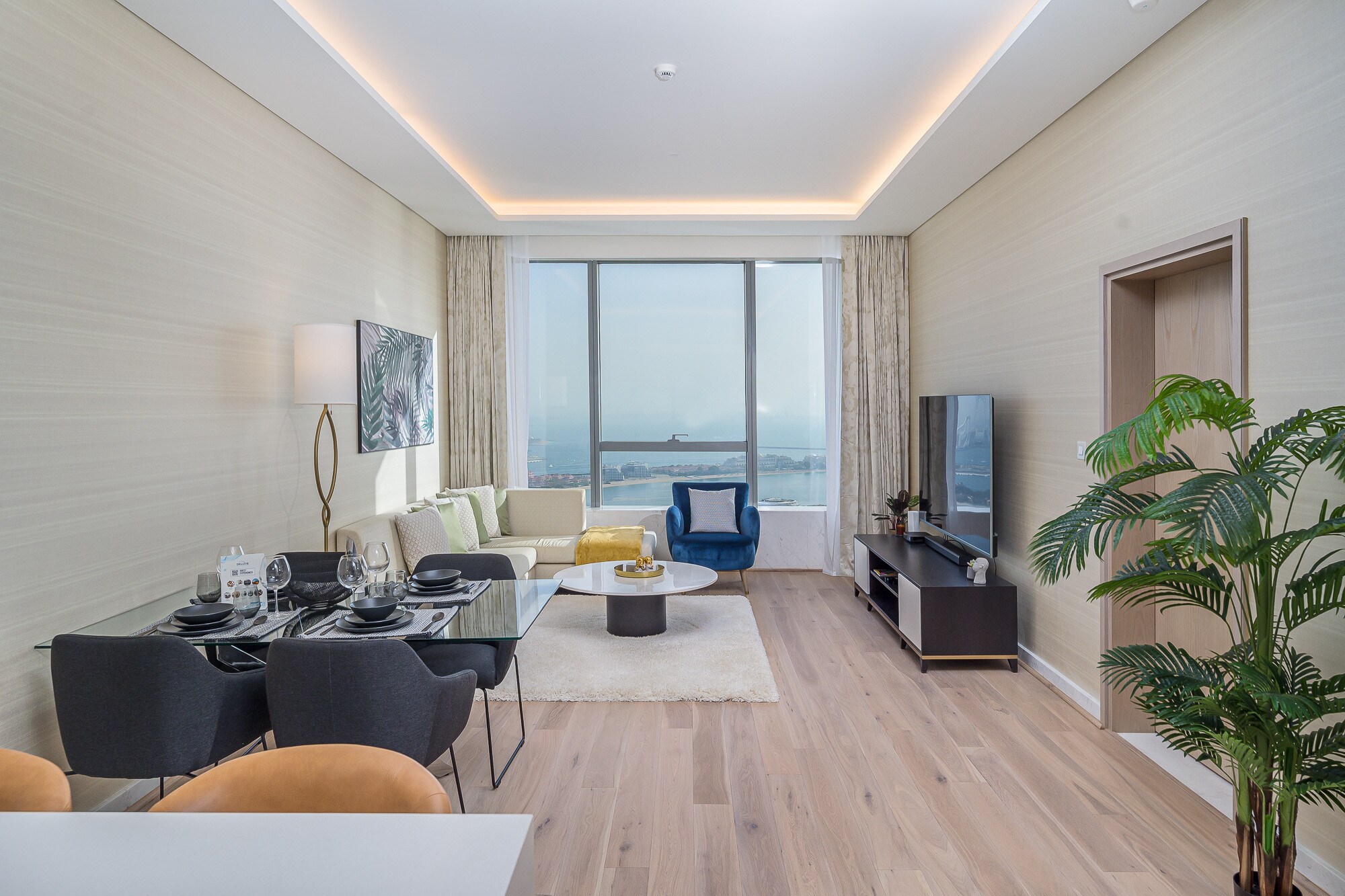 Property Image 2 - Sleek 1BR at The Palm Tower Palm Jumeirah