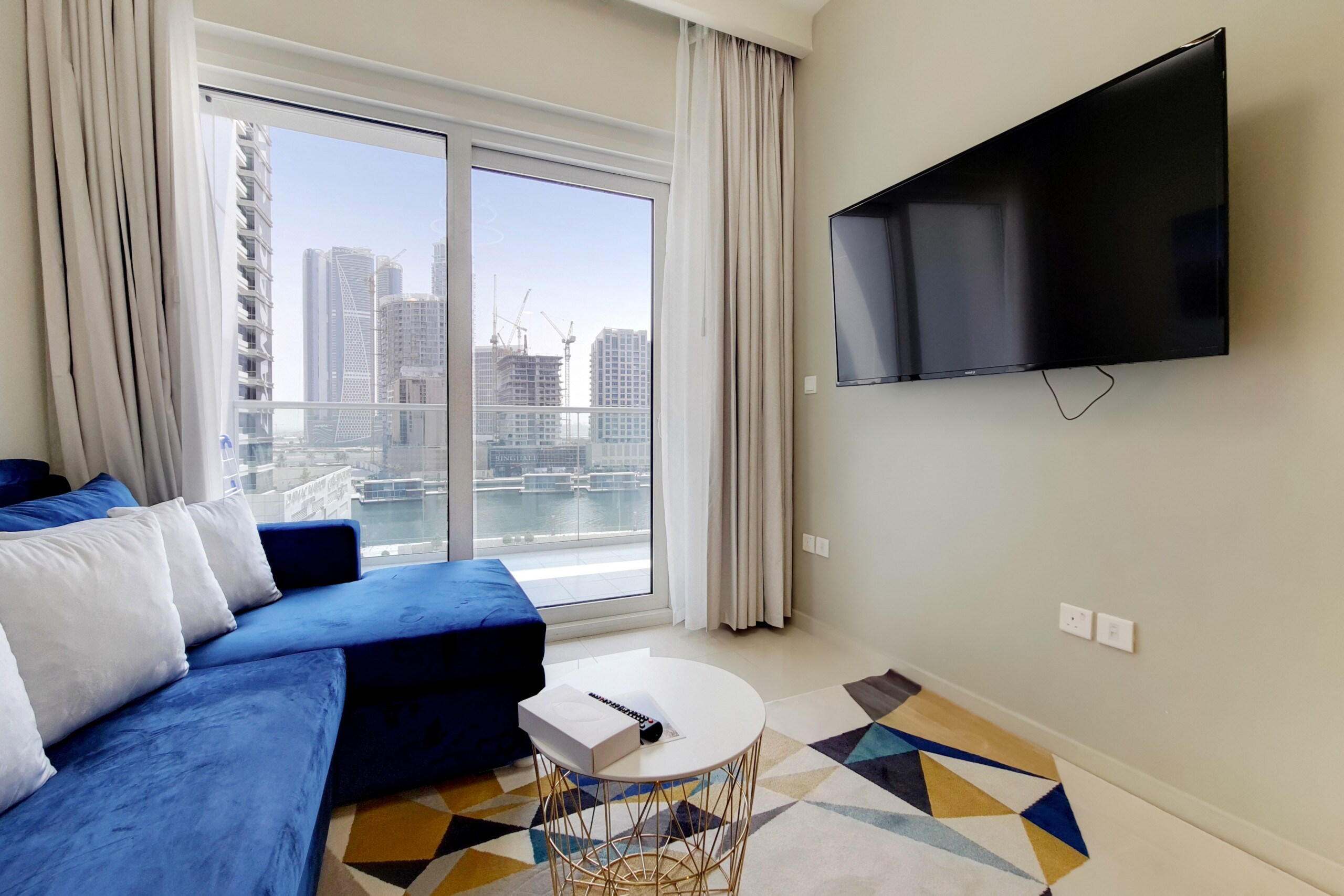 Property Image 2 - Luxury at its finest 1BR Al Habtoor Tower Business Bay