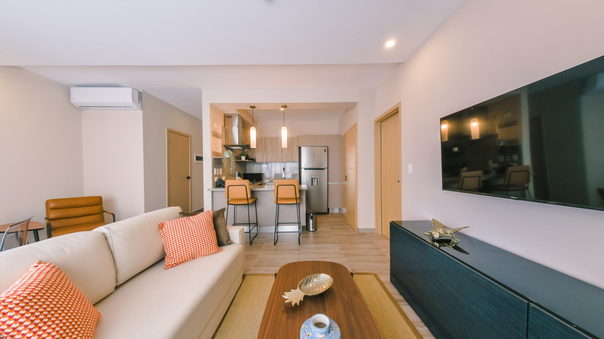 Property Image 2 - Breakfast Included! Fully Serviced Apartment at Regatta Living 2