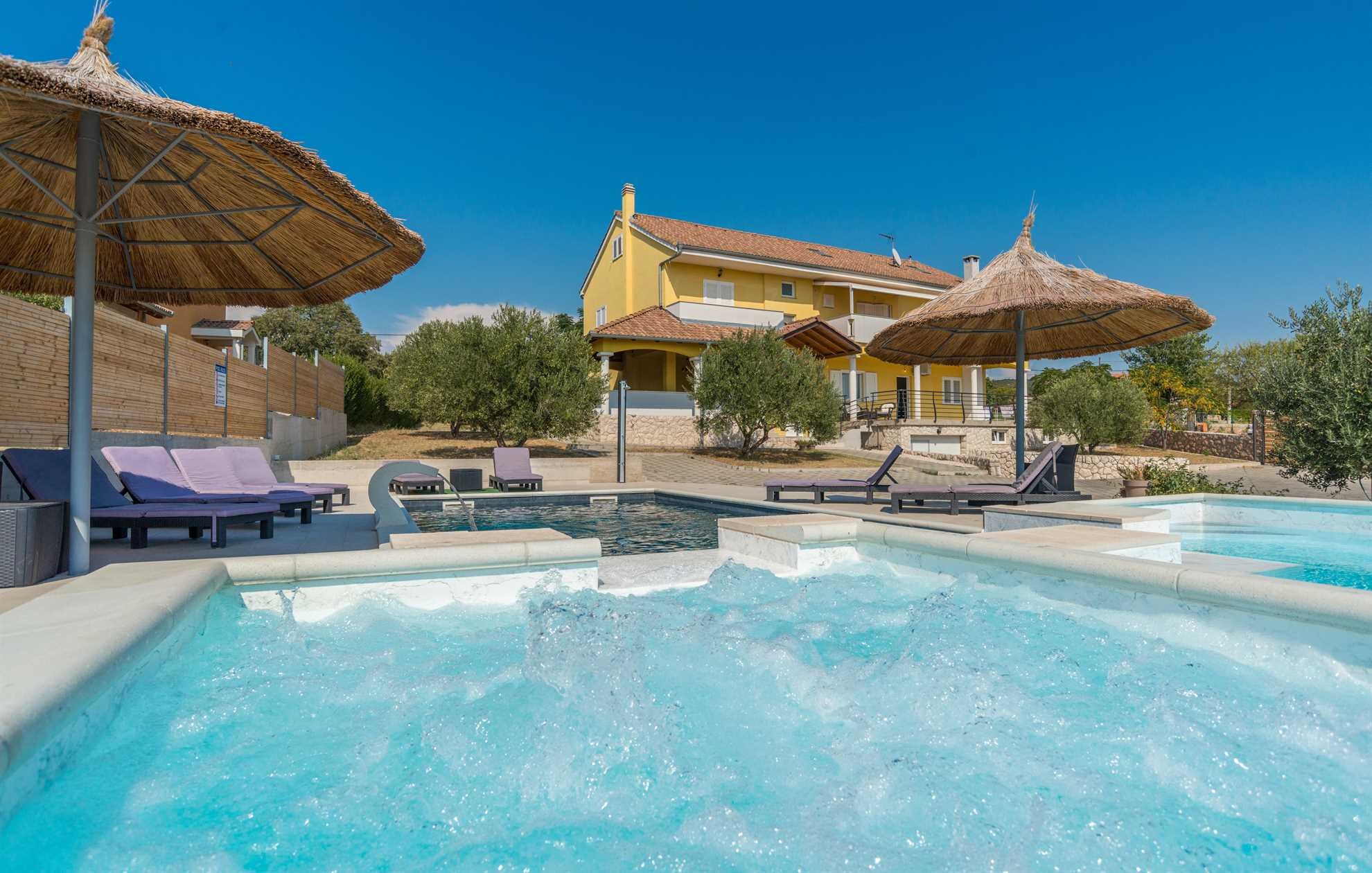 Property Image 2 - Villa Mande with pool 
