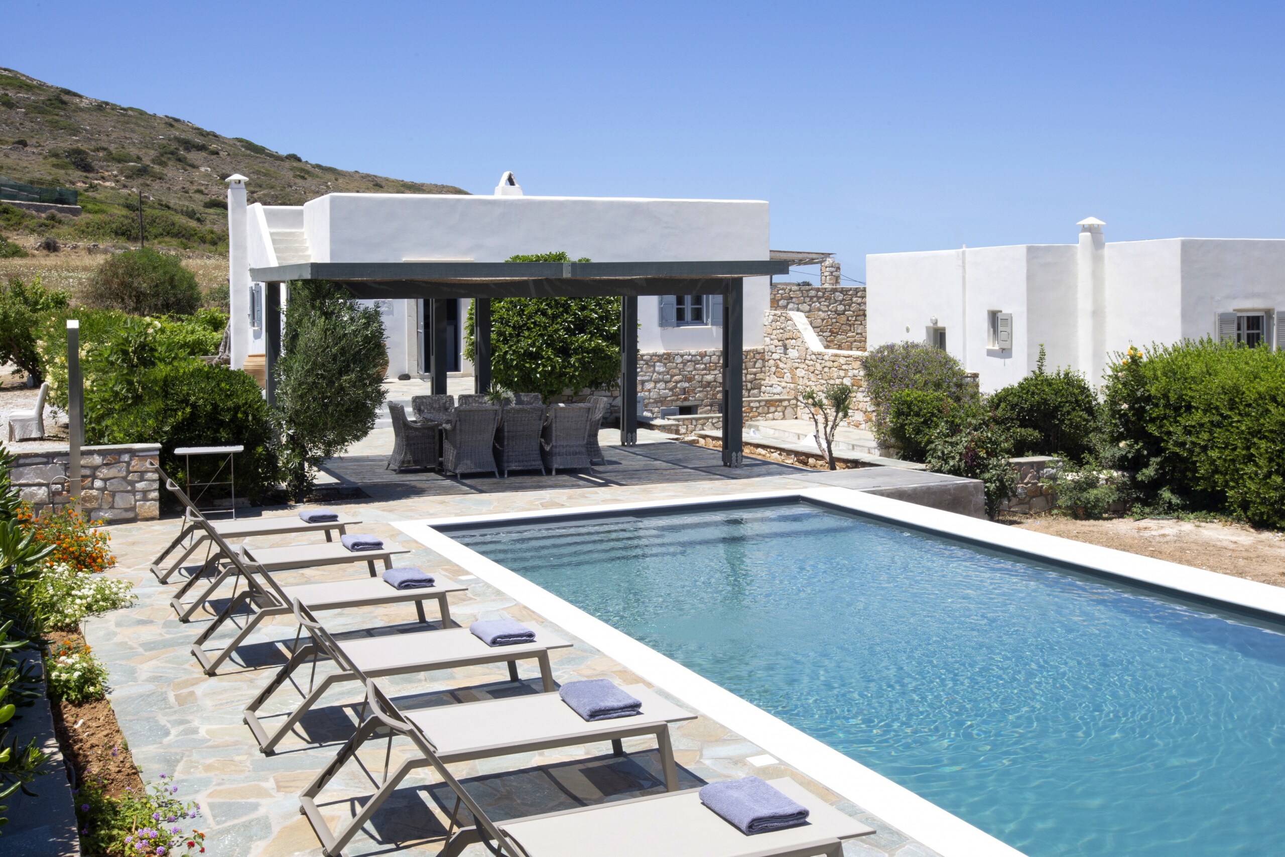 Property Image 1 - Premium 4 ensuite BDR pool villa next to the beach
