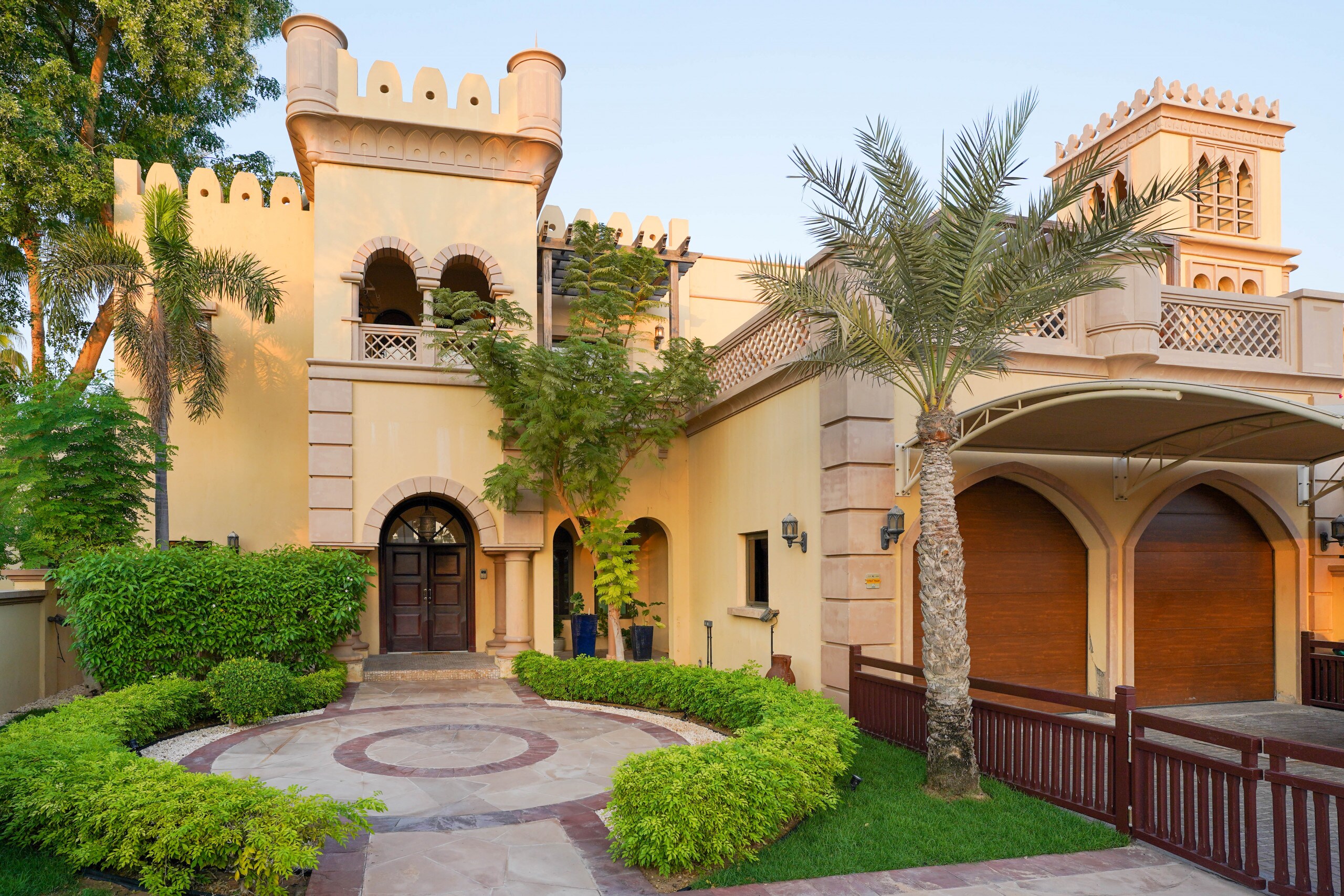 Property Image 1 - Canal Cove in Palm Jumeirah