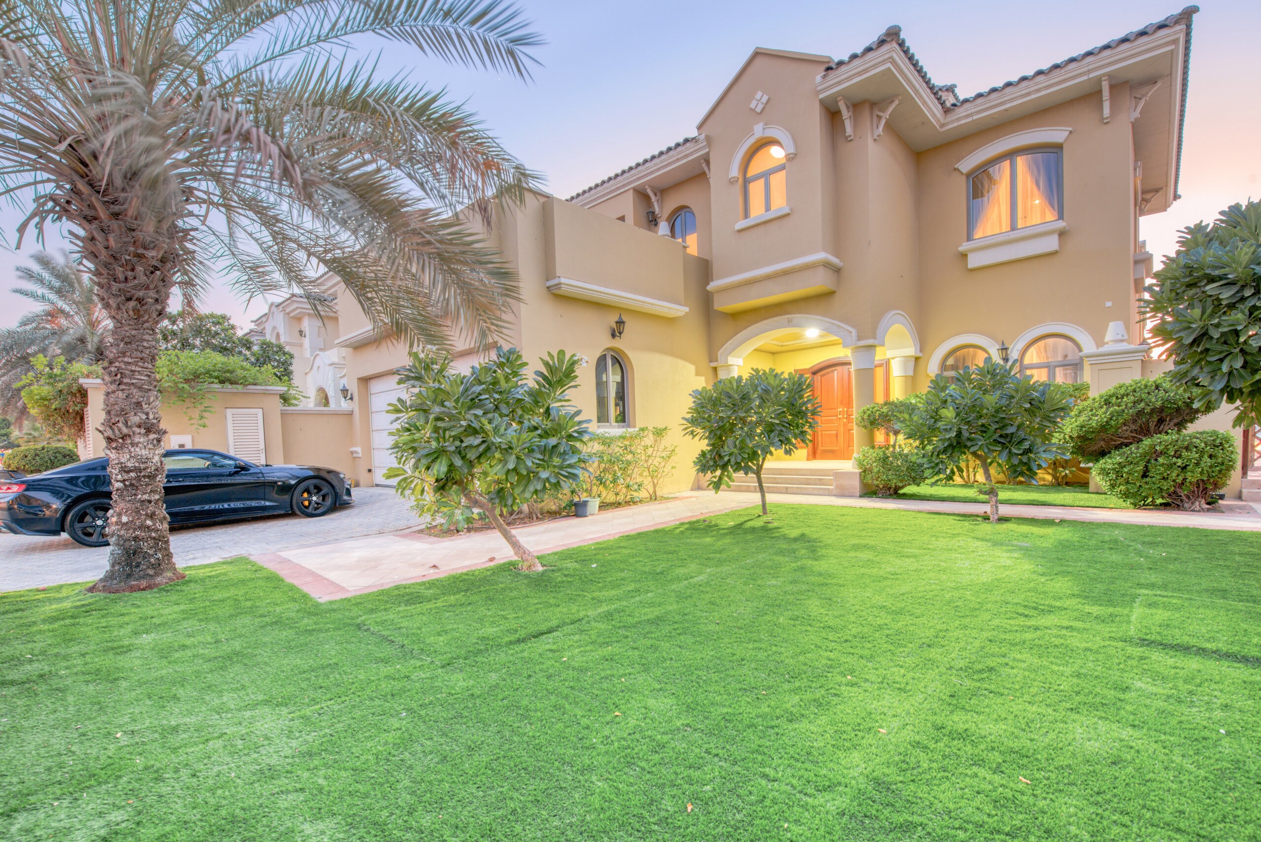Property Image 1 - Gorgeous 5BR Villa with Private Pool on Palm Jumeirah