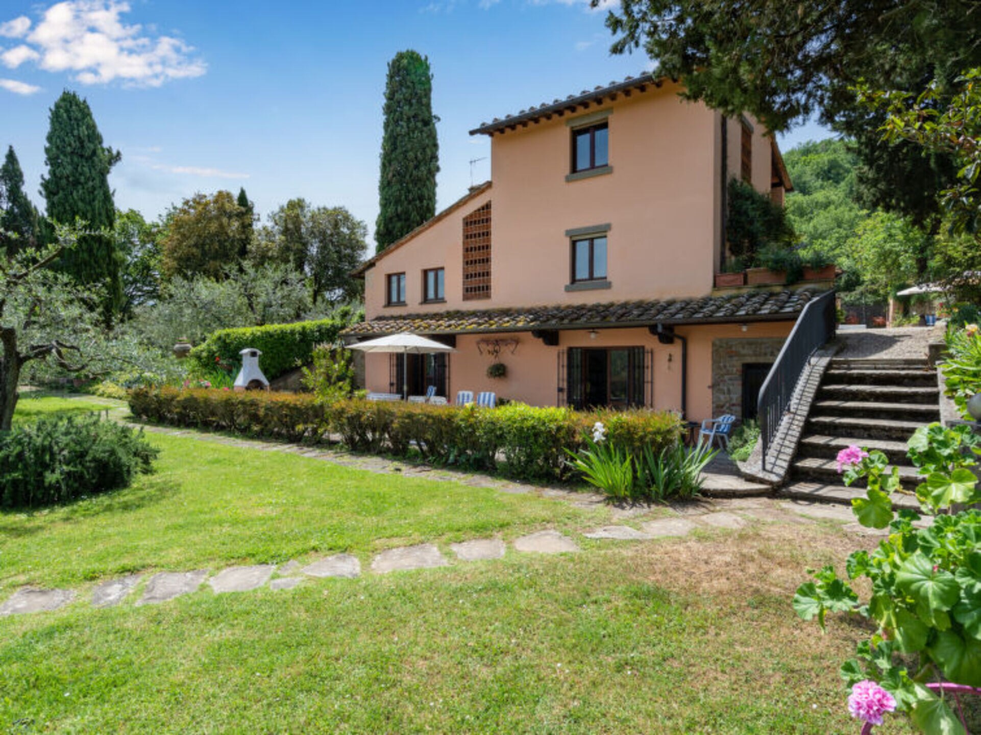 Property Image 2 - Property Manager Villa with First Class Amenities, Arezzo Villa 1005