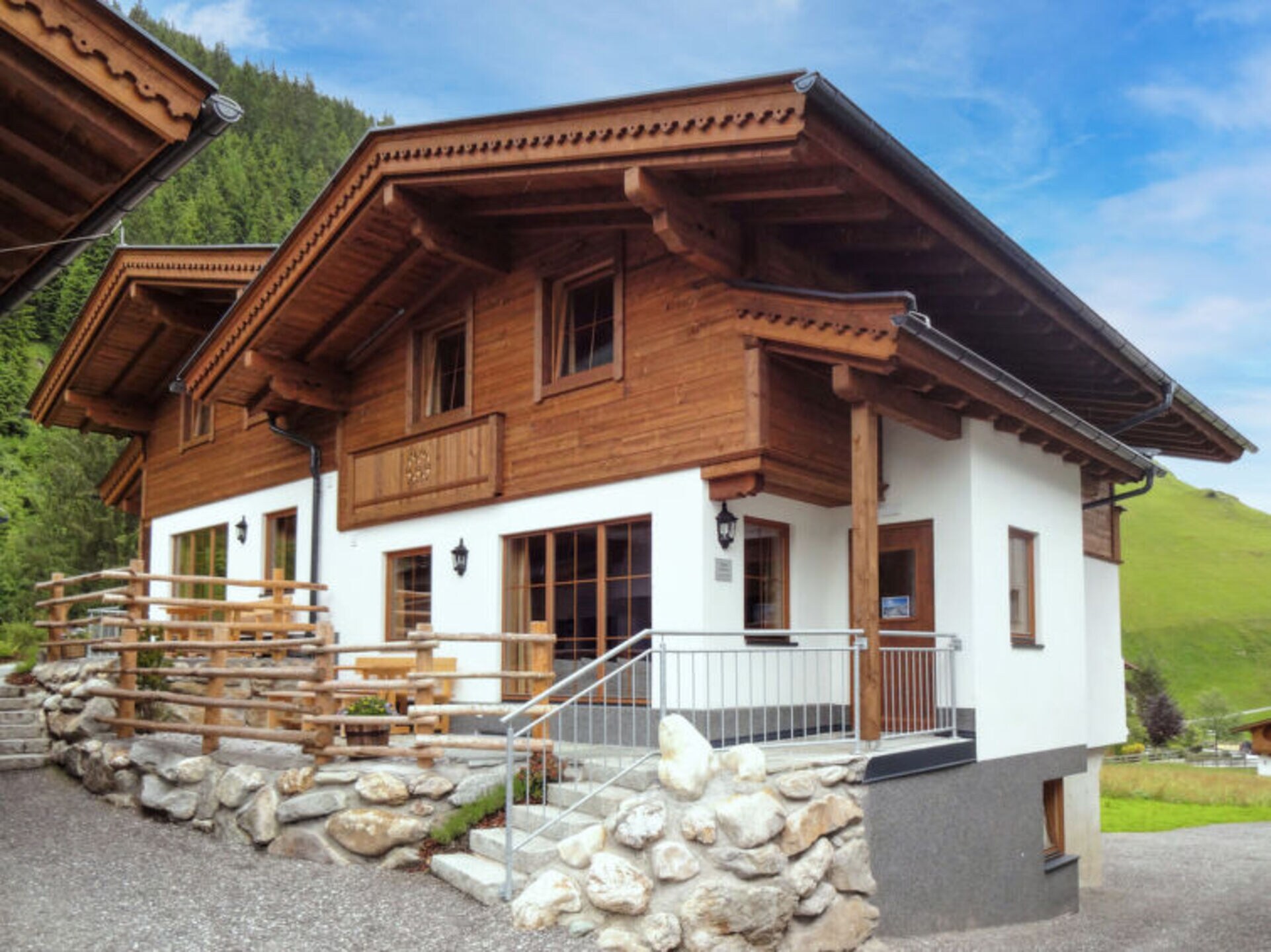 Property Image 2 - Exclusive 4 Bedroom Chalet, Tirol Chalet 1085