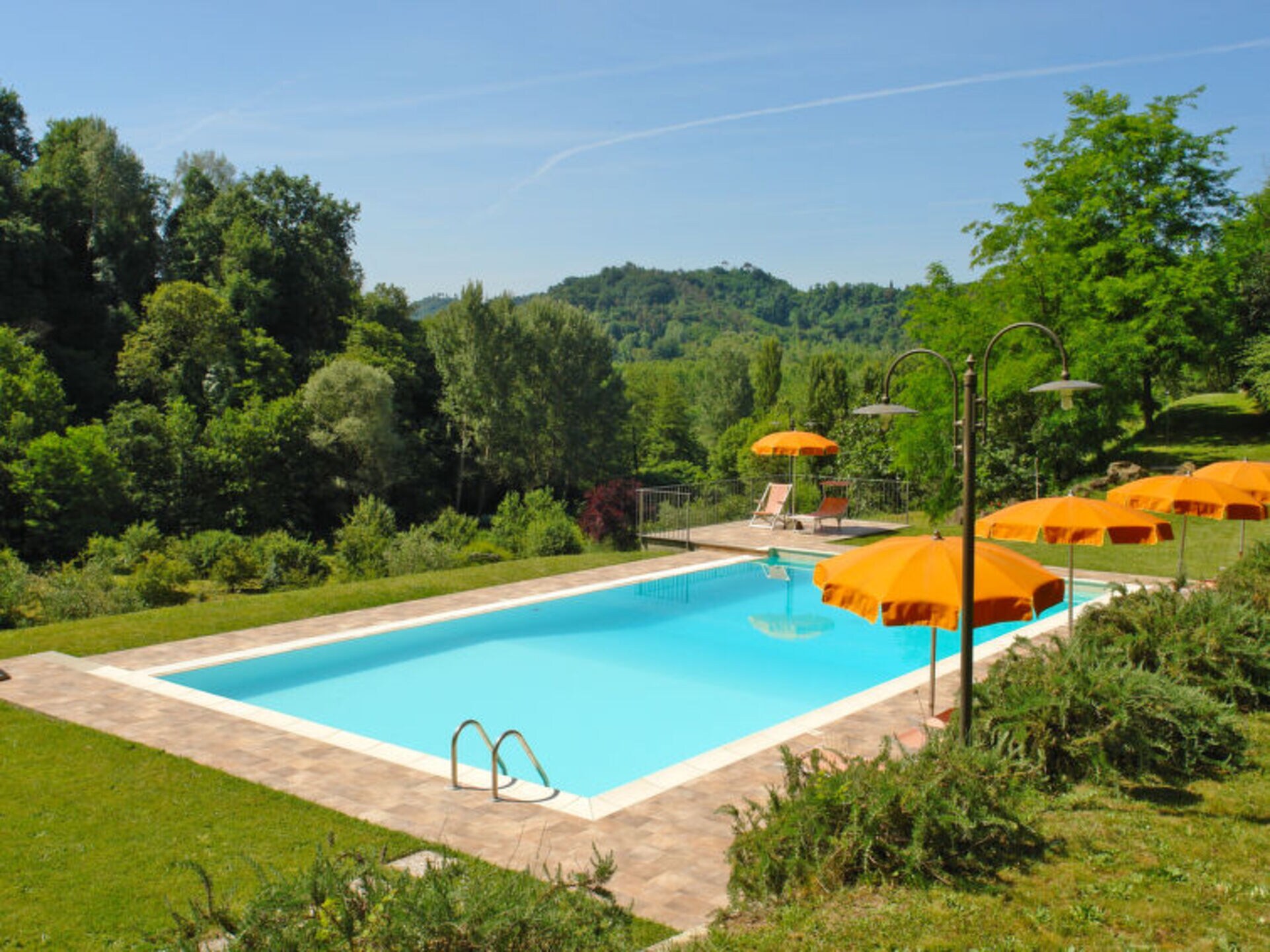 Property Image 2 - Rent Your Own Luxury Villa with 5 Bedrooms, Lucca Pisa and Surroundings Villa 1035