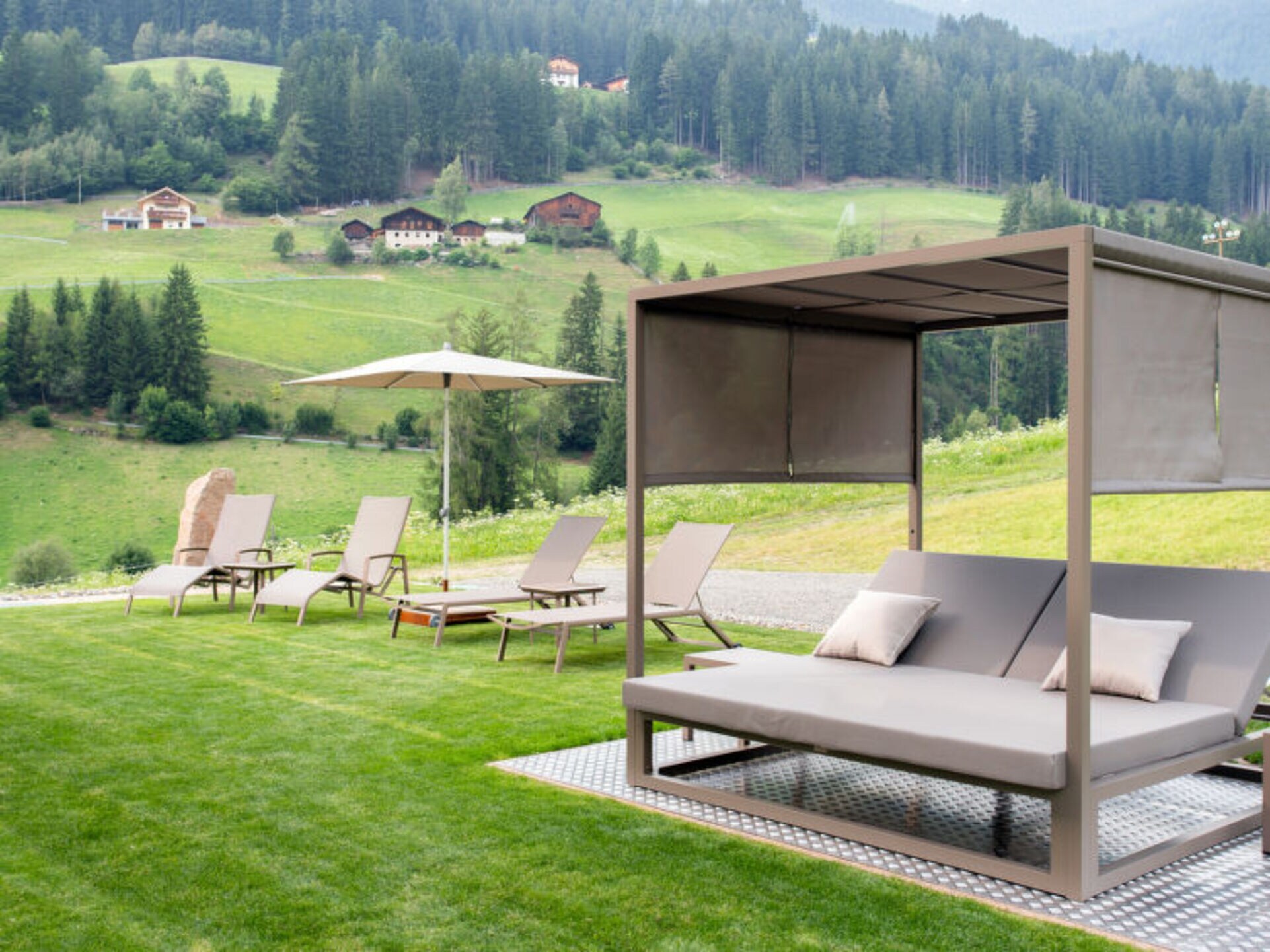 Property Image 2 - Luxury Apartment in Prime Location, Bolzano Alto Adige Apartment 1010