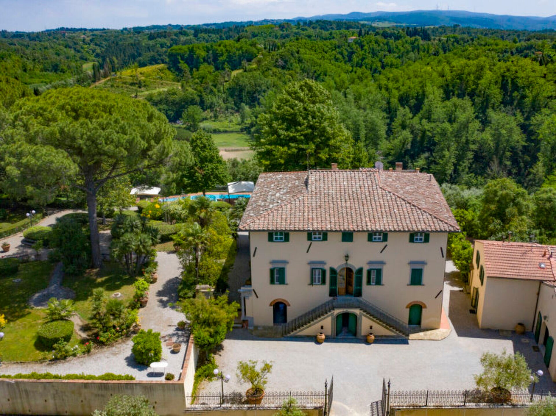 Property Image 2 - The Ultimate Villa with Stunning Views, Lucca Pisa and Surroundings Villa 1052
