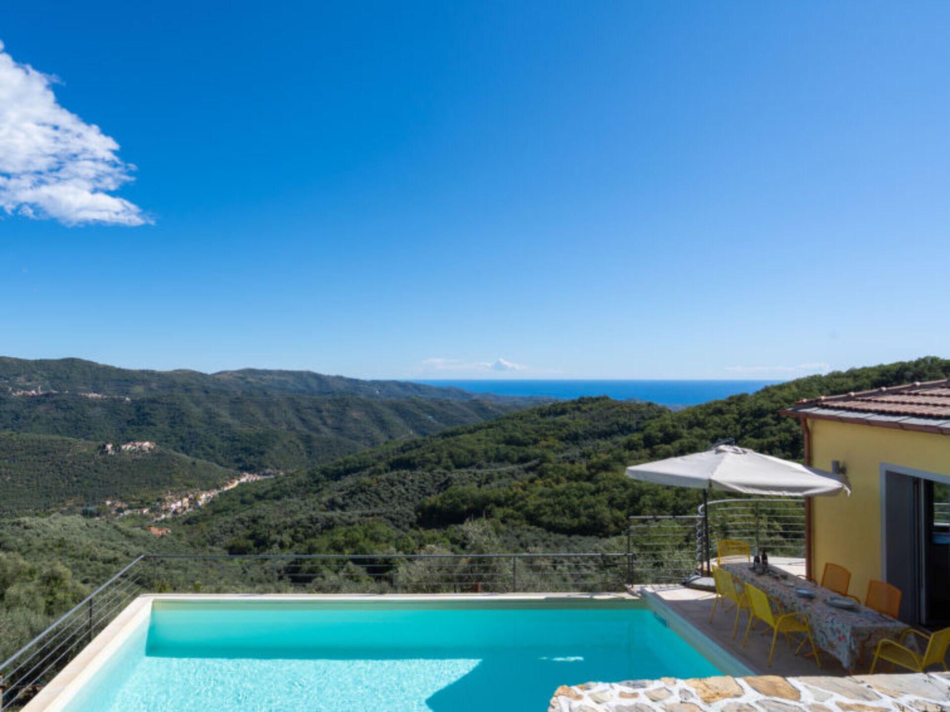 Property Image 1 - Property Manager Villa with 3 Bedrooms, Liguria Riviera Ponente Villa 1029
