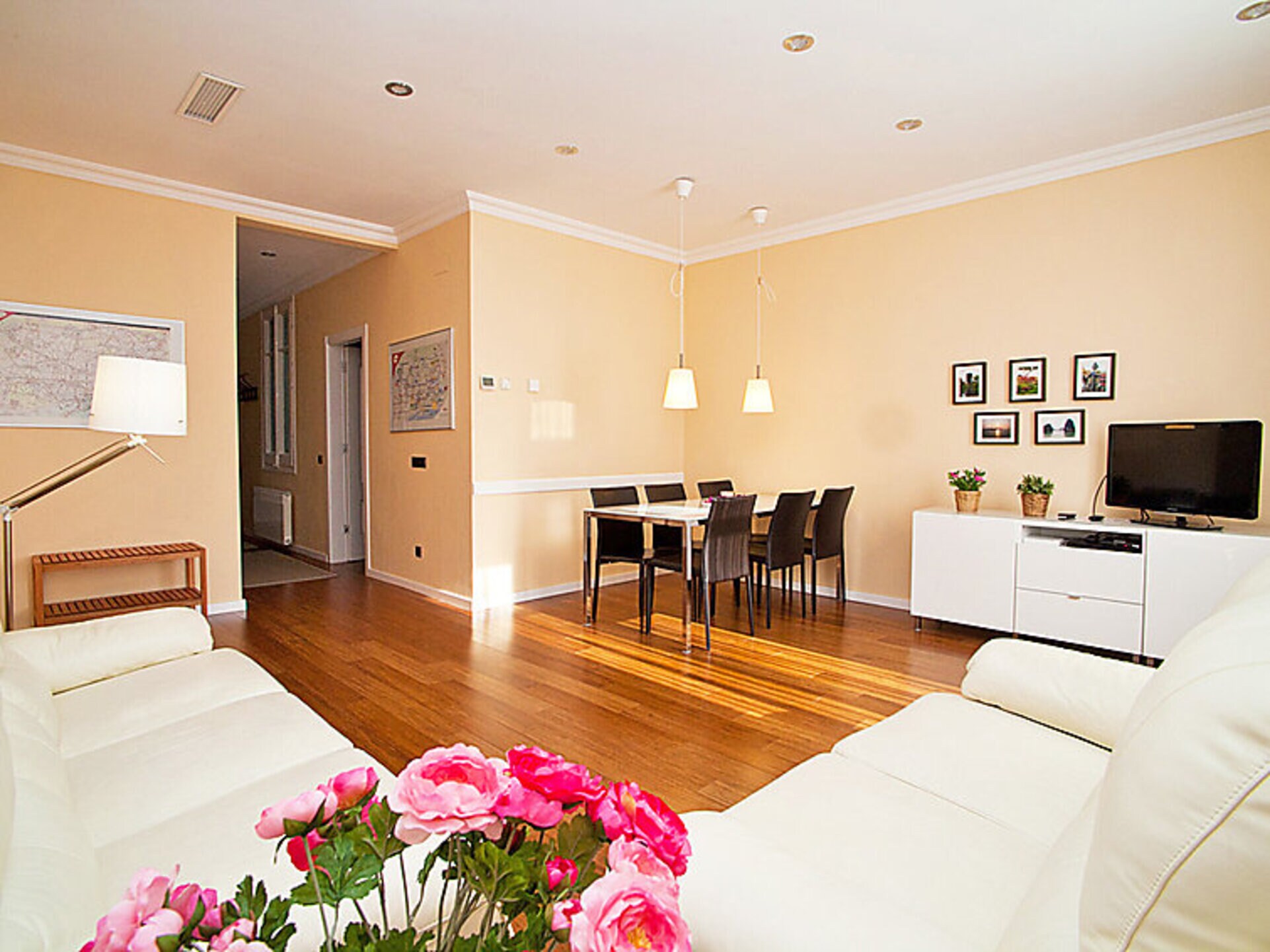 Property Image 2 - Luxury Apartment with 3 Bedrooms, Barcelona Apartment 1233